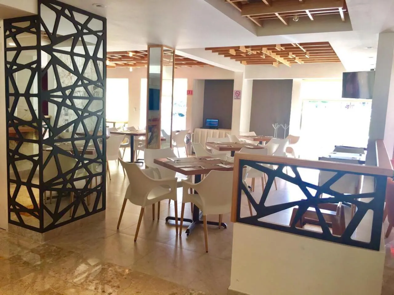 Restaurant/places to eat in Ambiance Suites