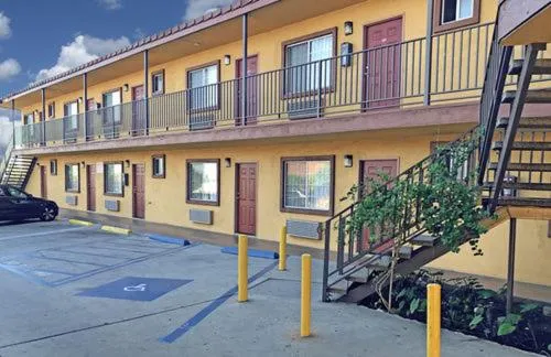 Property building in Satellite Motel, Los Angeles - LAX