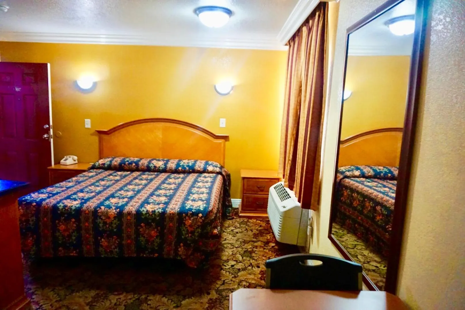 Bed in Satellite Motel, Los Angeles - LAX