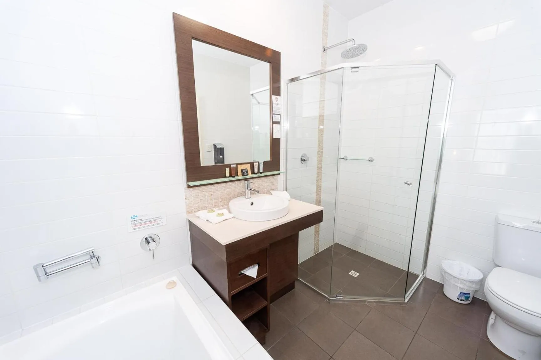 Bathroom in Sfera's Park Suites & Convention Centre