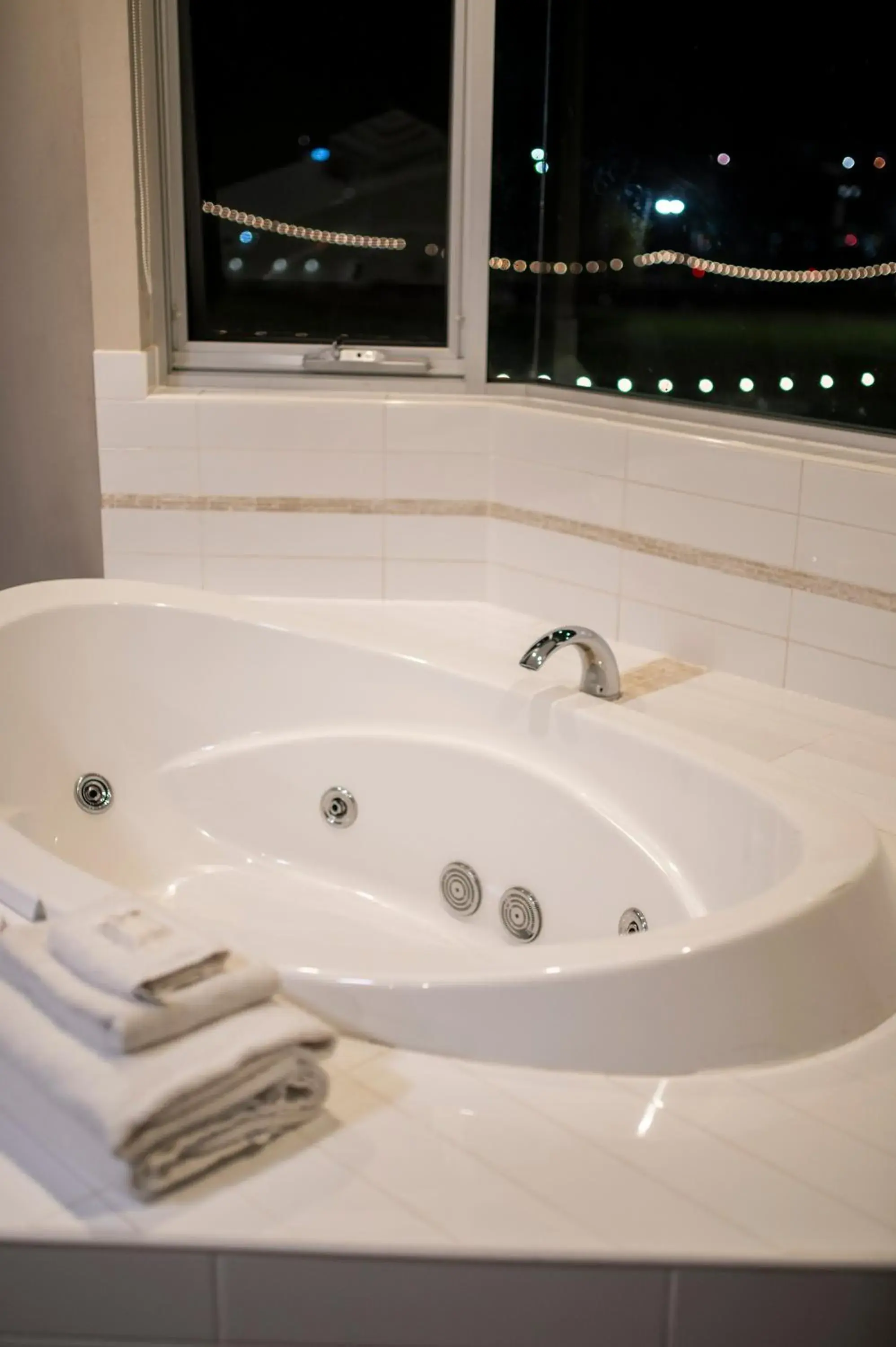 Deluxe Suite with Spa Bath in Sfera's Park Suites & Convention Centre Deluxe Suite with Spa Bath in Sfera's Park Suites & Convention Centre