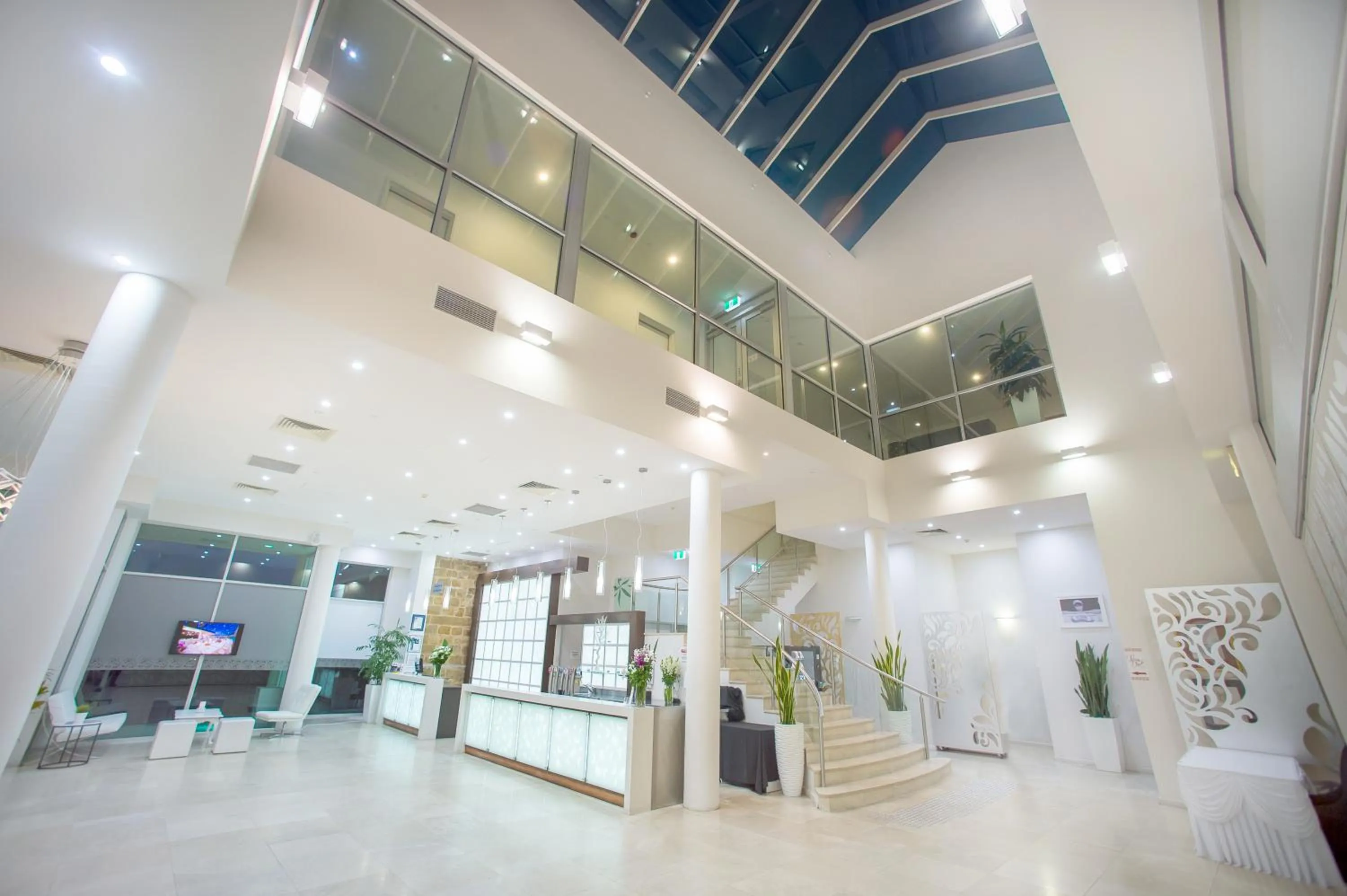 Lobby or reception in Sfera's Park Suites & Convention Centre