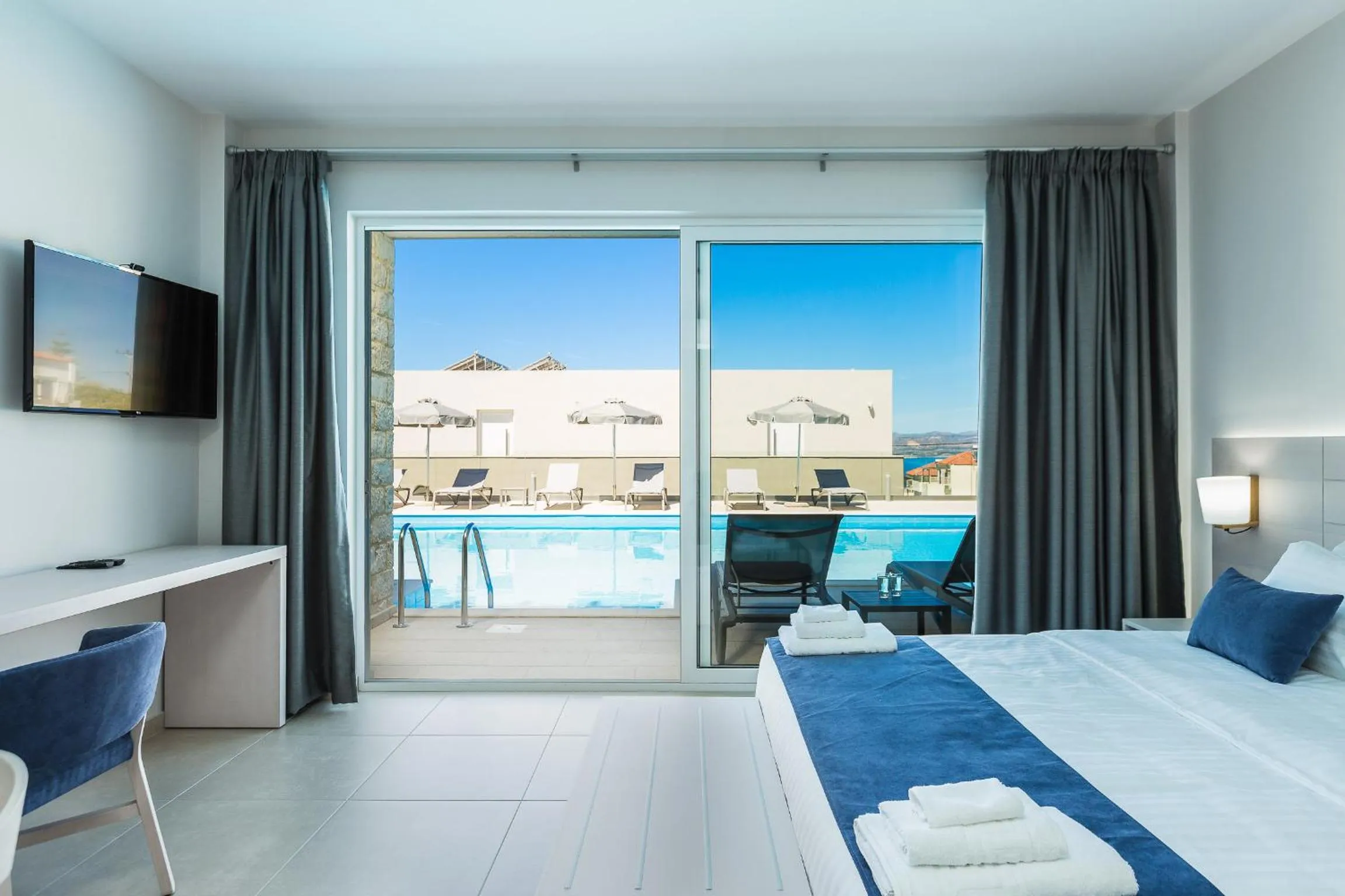 Spring, Bed in Sun and Sea Plus Resort