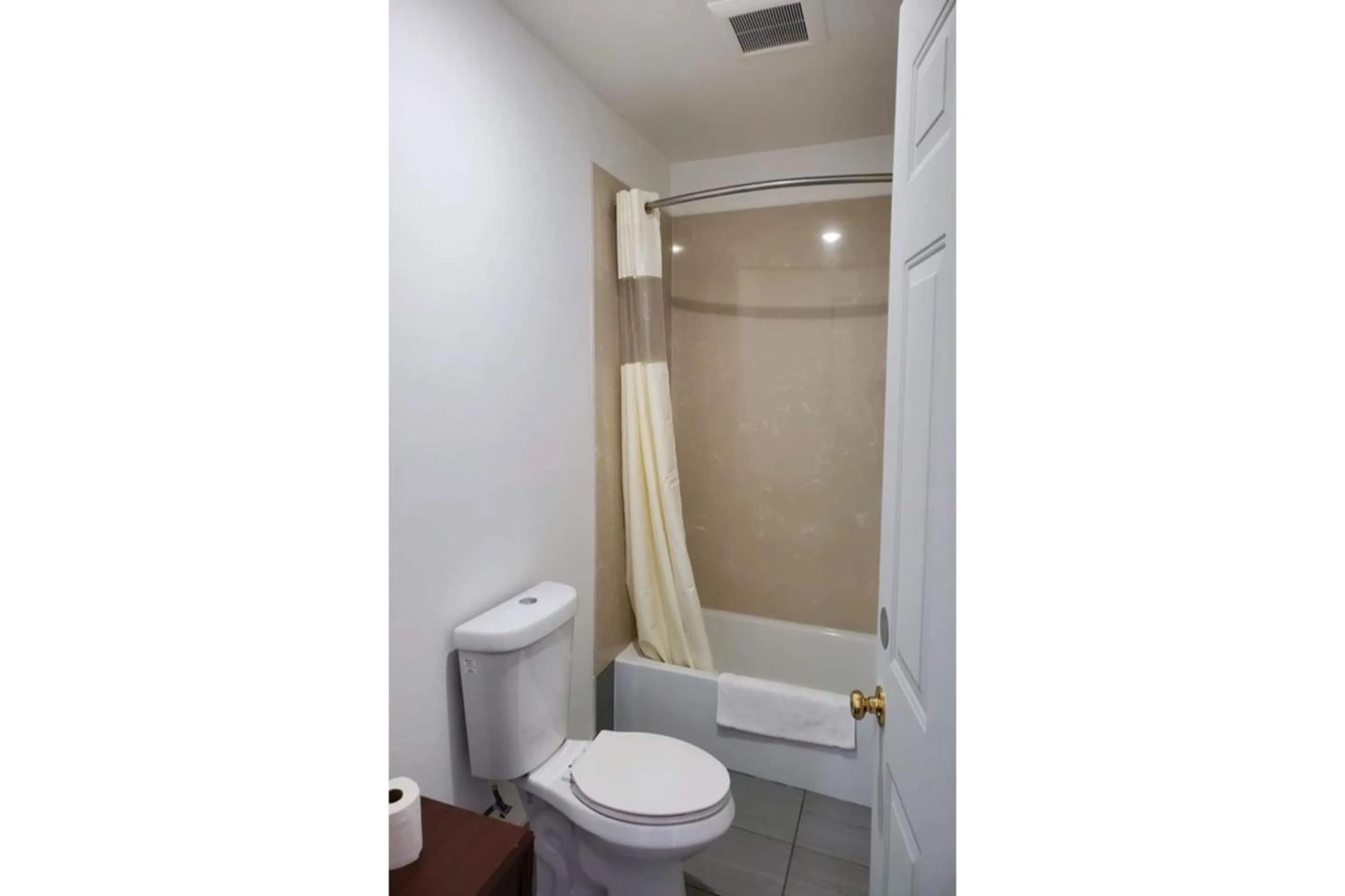 Bathroom in Premier Inn & Suites -Listing Partner