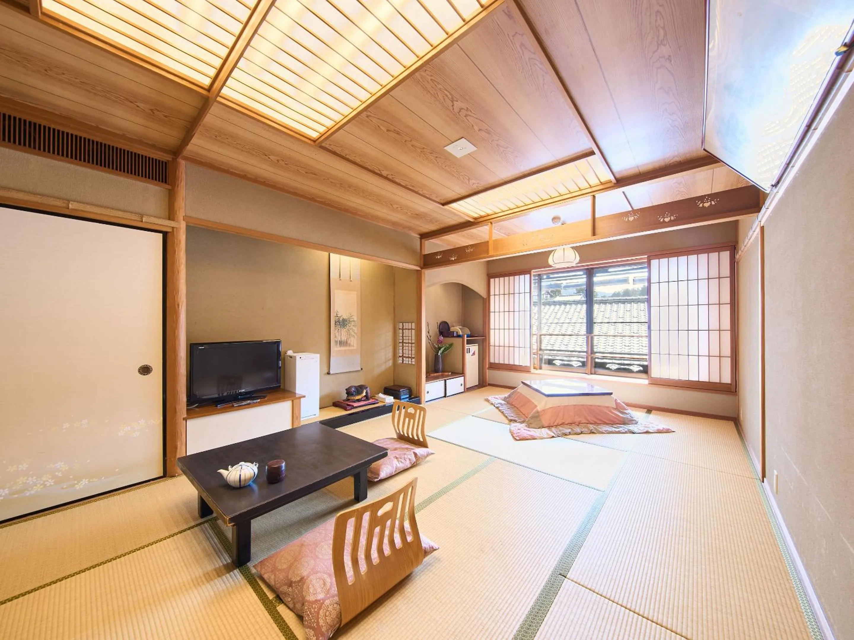 Photo of the whole room in Sinonomesou Kinosaki Onsen