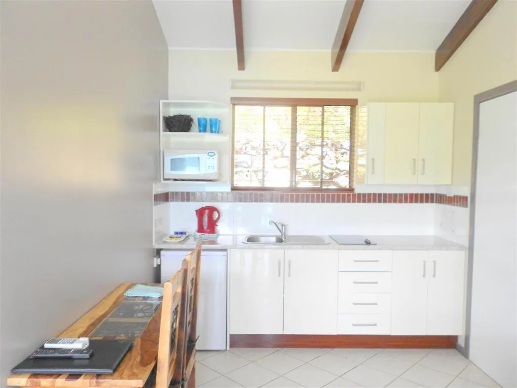Kitchen or kitchenette in Coral Point Lodge
