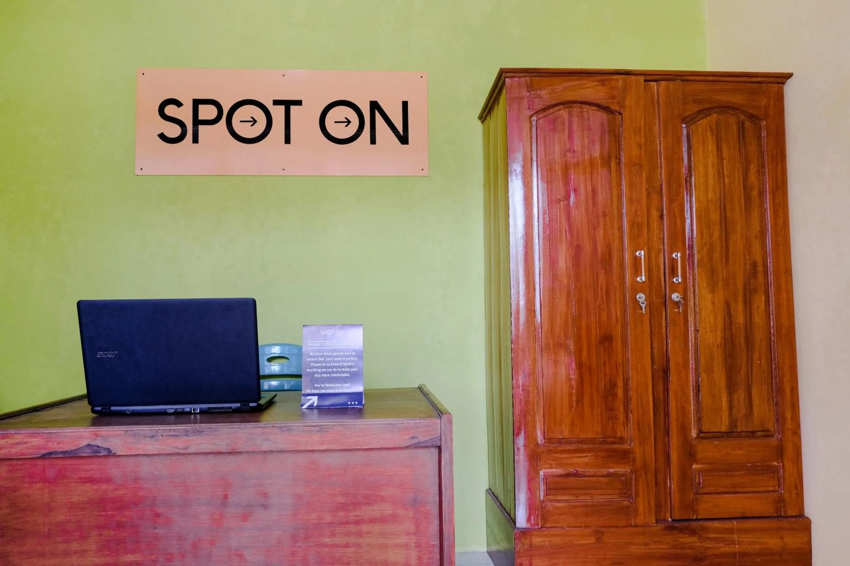 Lobby or reception in Hotel O Ilyasa Family