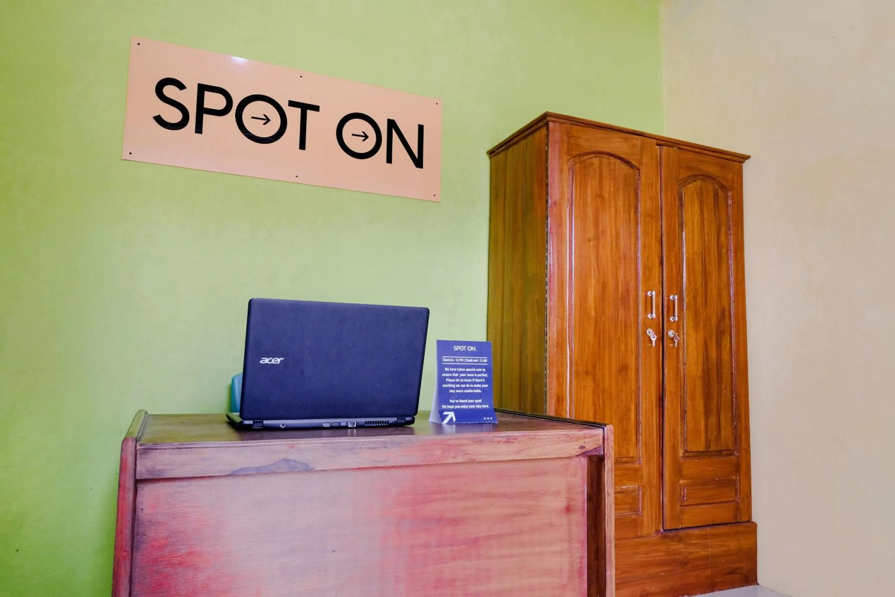 Lobby or reception in Hotel O Ilyasa Family