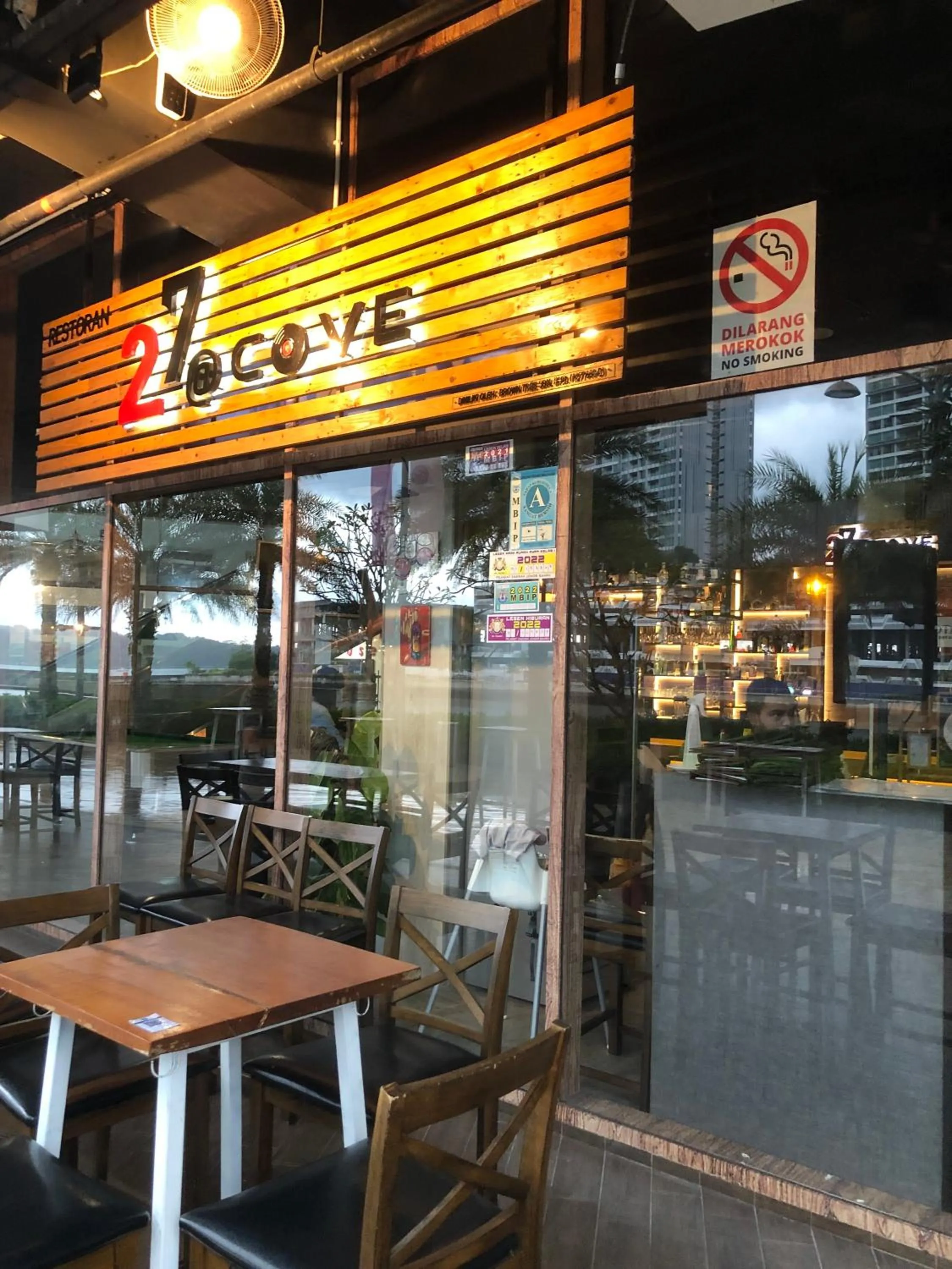 Restaurant/places to eat in Teega Residence @ Cosy Seafront Living