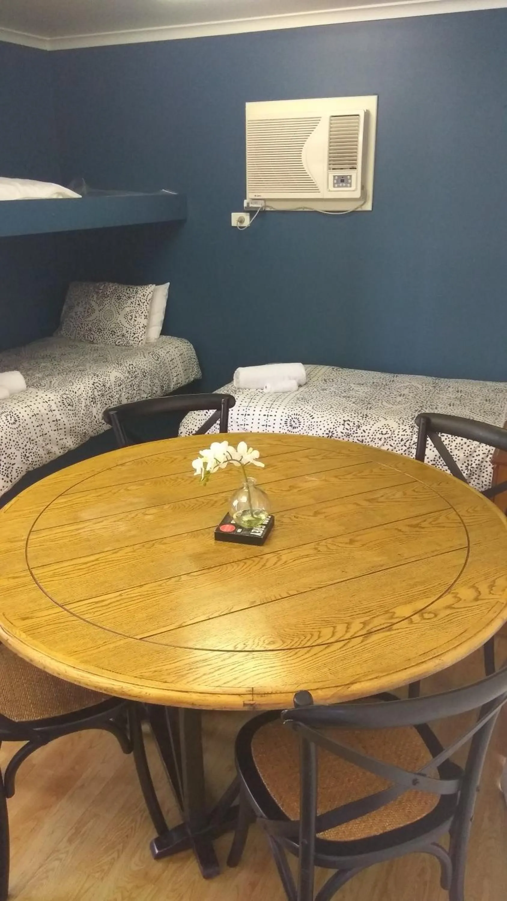 Bed in Oval Motel - Murray Bridge