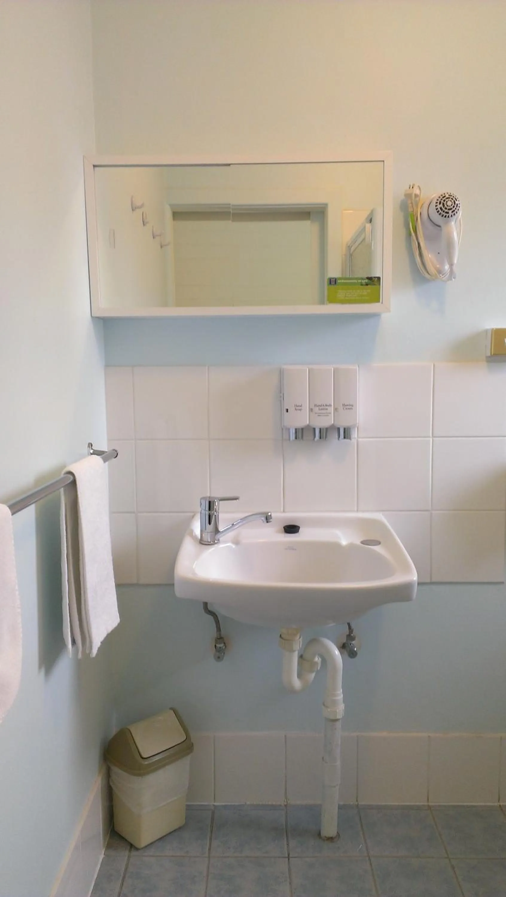 Bathroom in Oval Motel - Murray Bridge