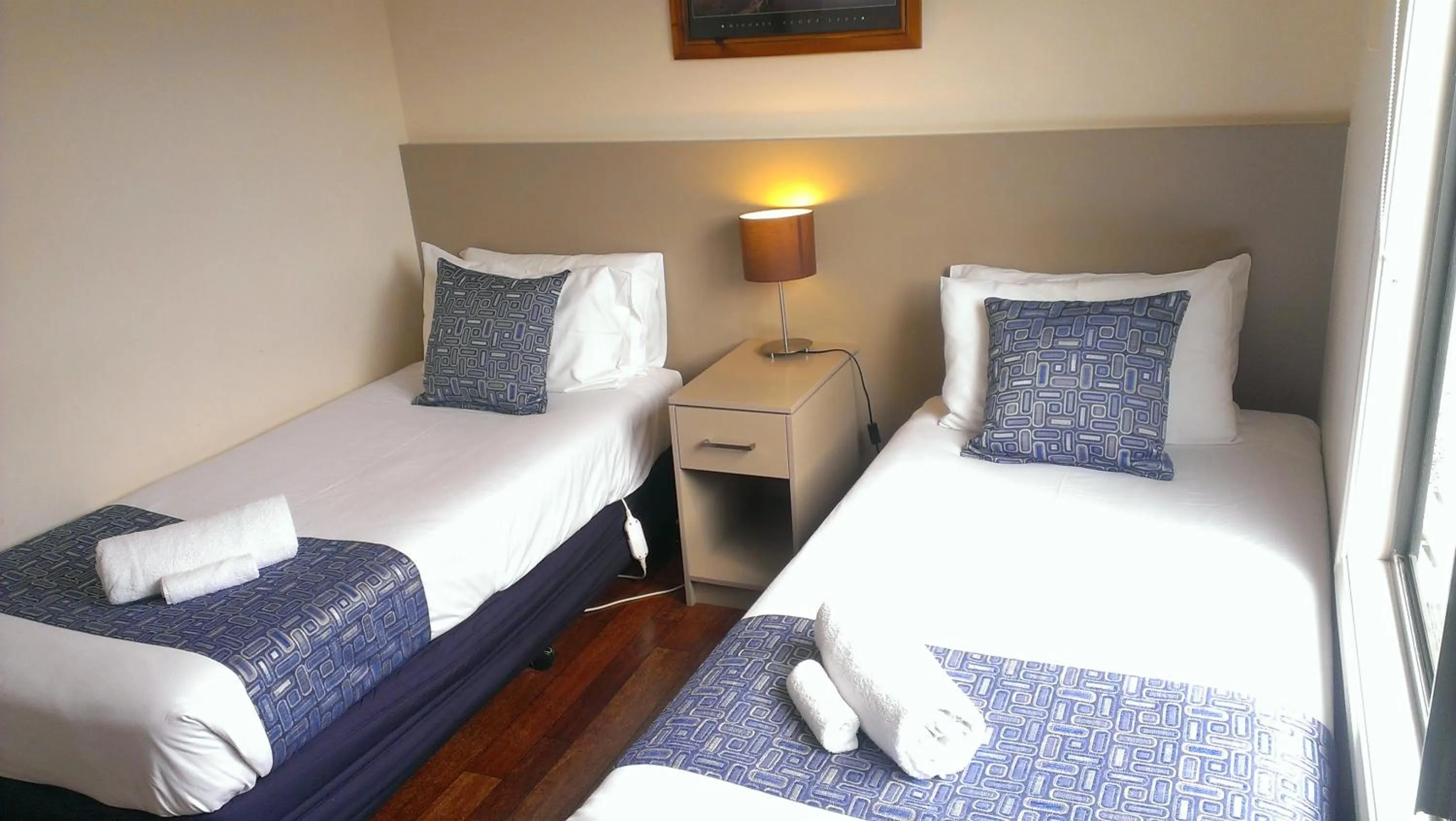 Bedroom, Bed in Oval Motel - Murray Bridge