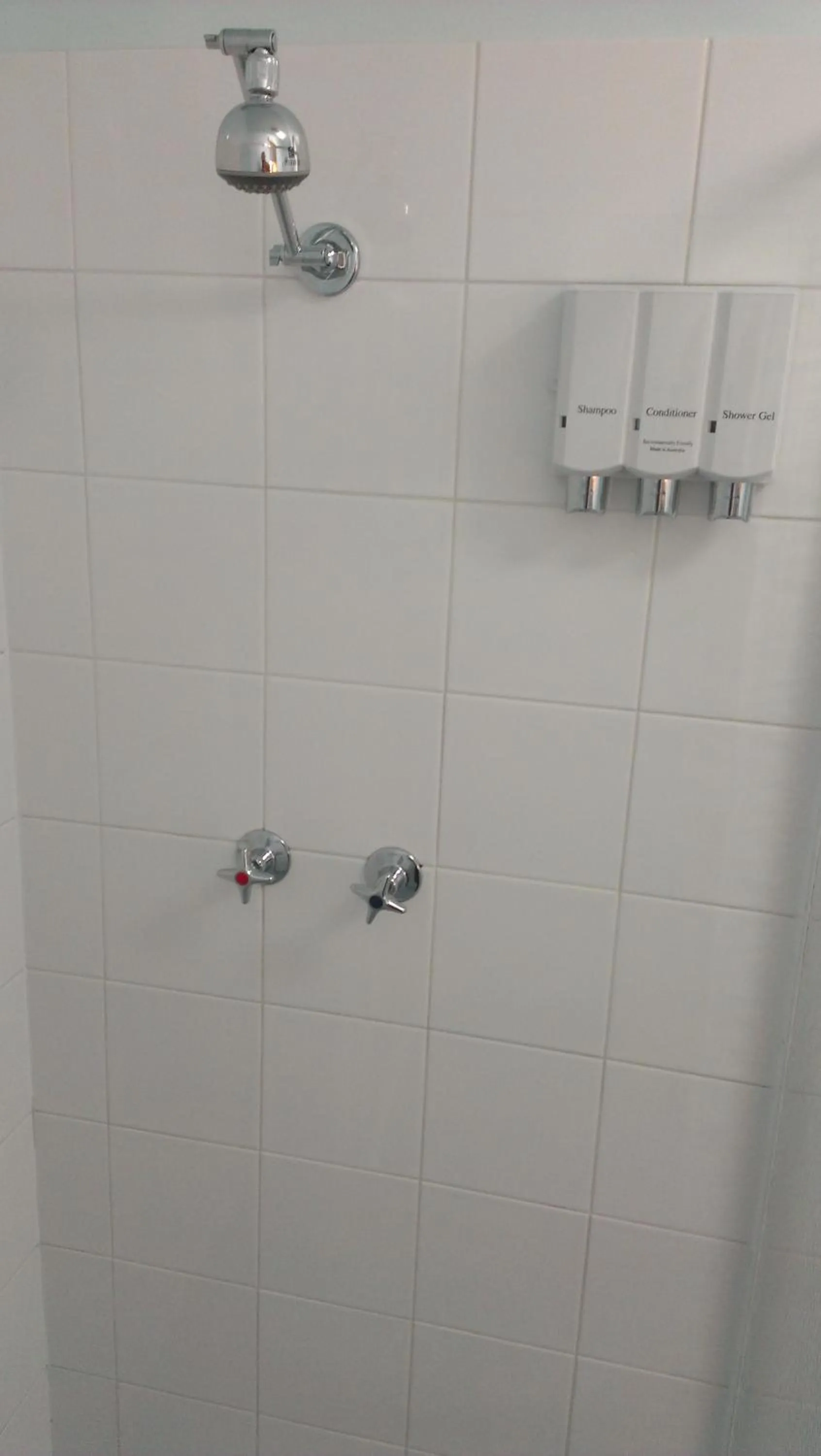 Bathroom in Oval Motel - Murray Bridge