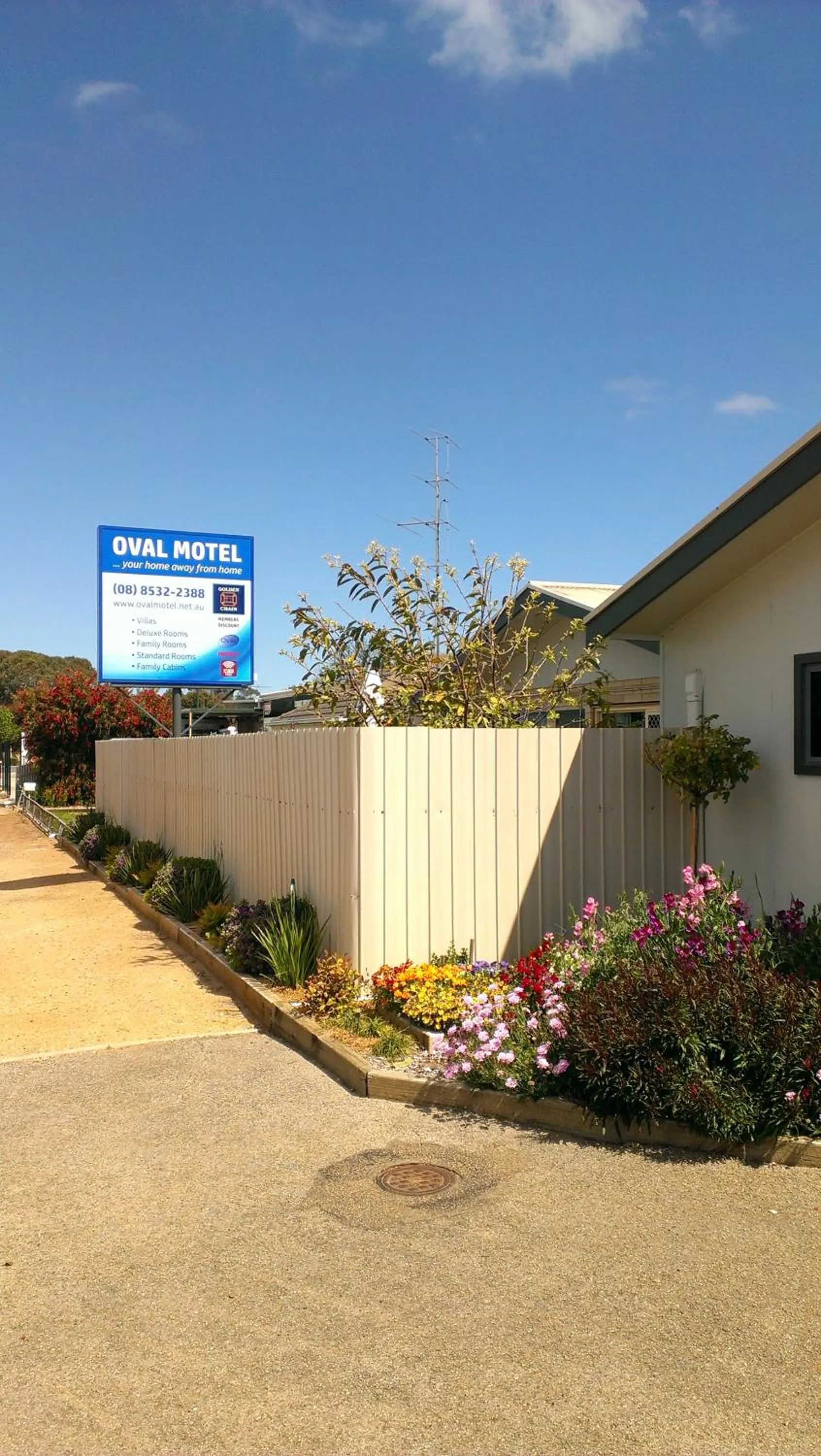 Property building in Oval Motel - Murray Bridge