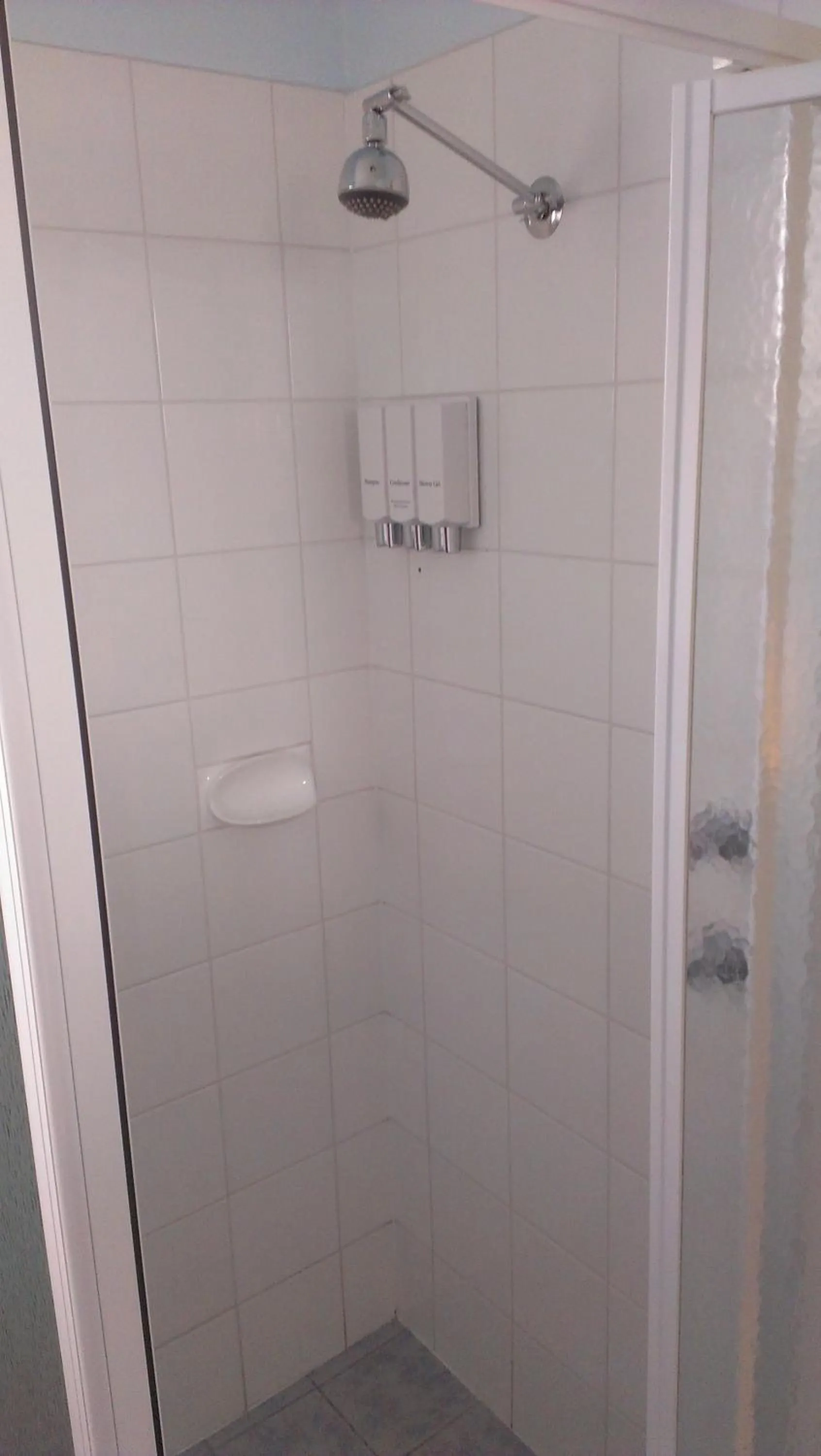 Shower in Oval Motel - Murray Bridge
