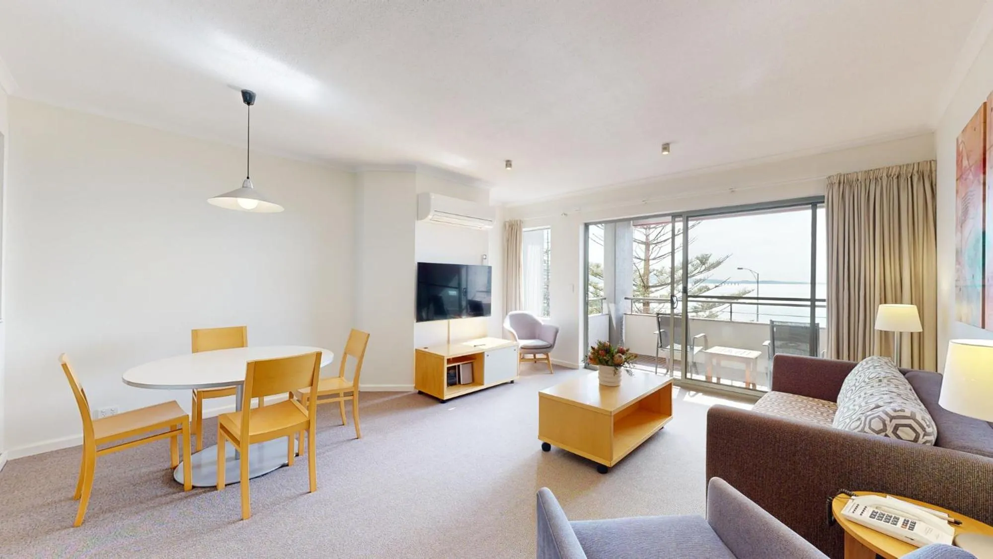 Dining area in Cumberland Lorne Resort