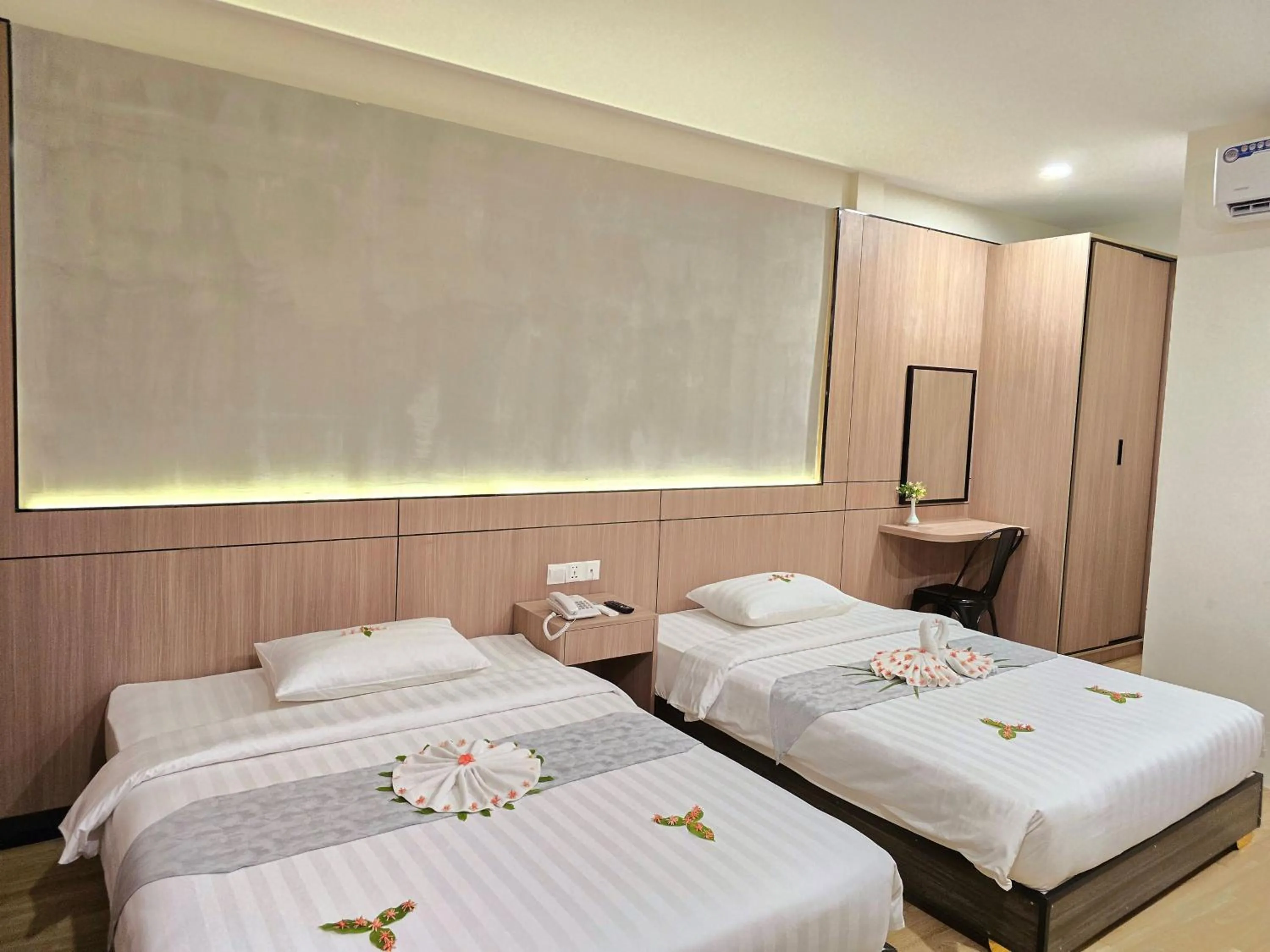 Photo of the whole room, Bed in Joli Hotel