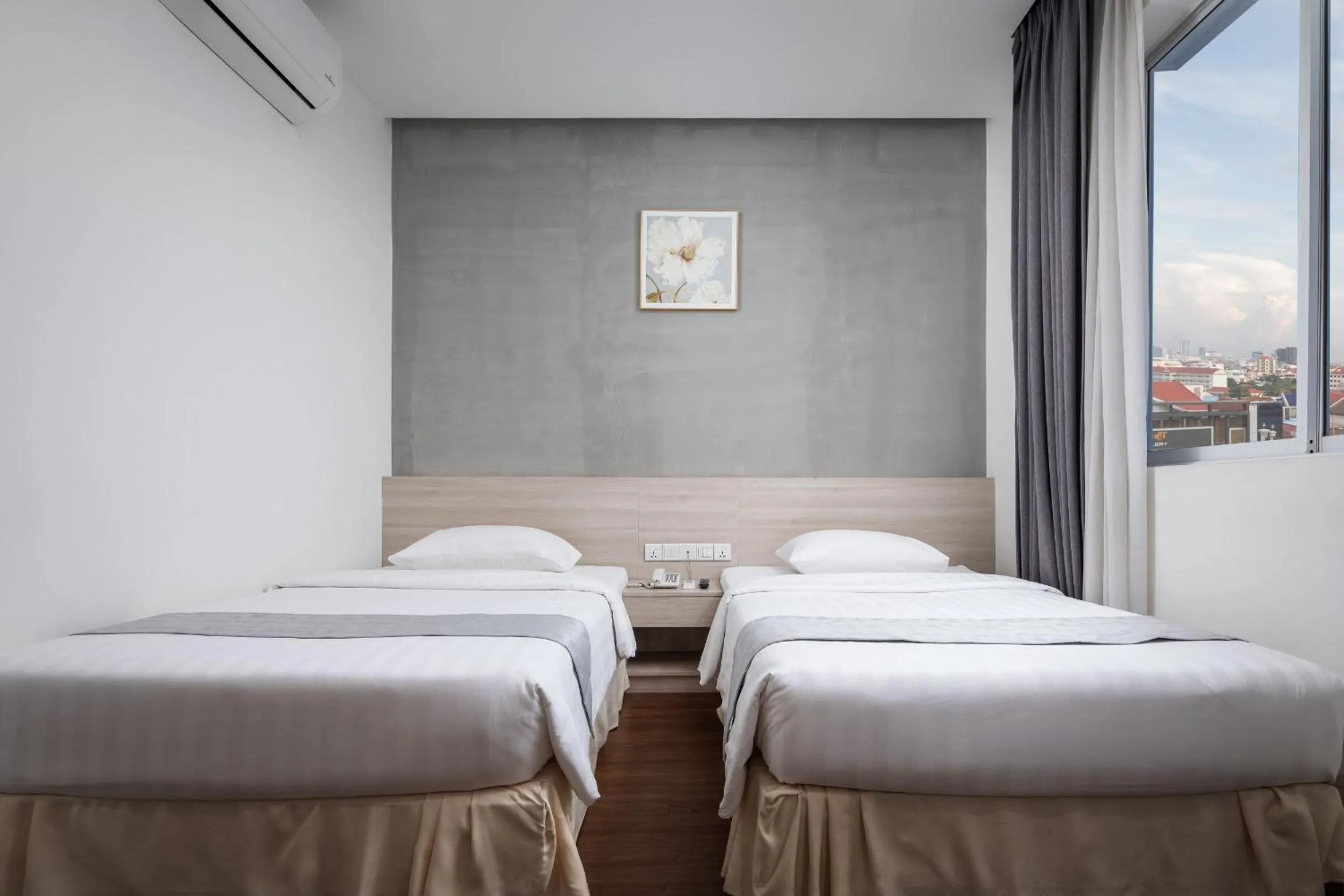 Bedroom, Bed in Joli Hotel