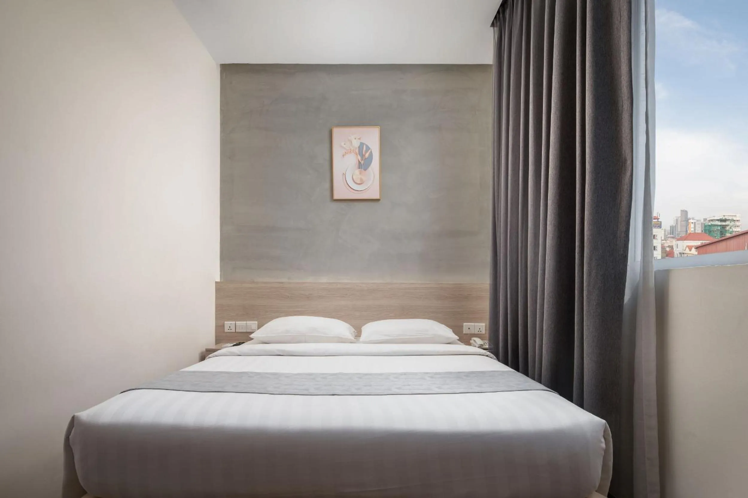 Bedroom, Bed in Joli Hotel