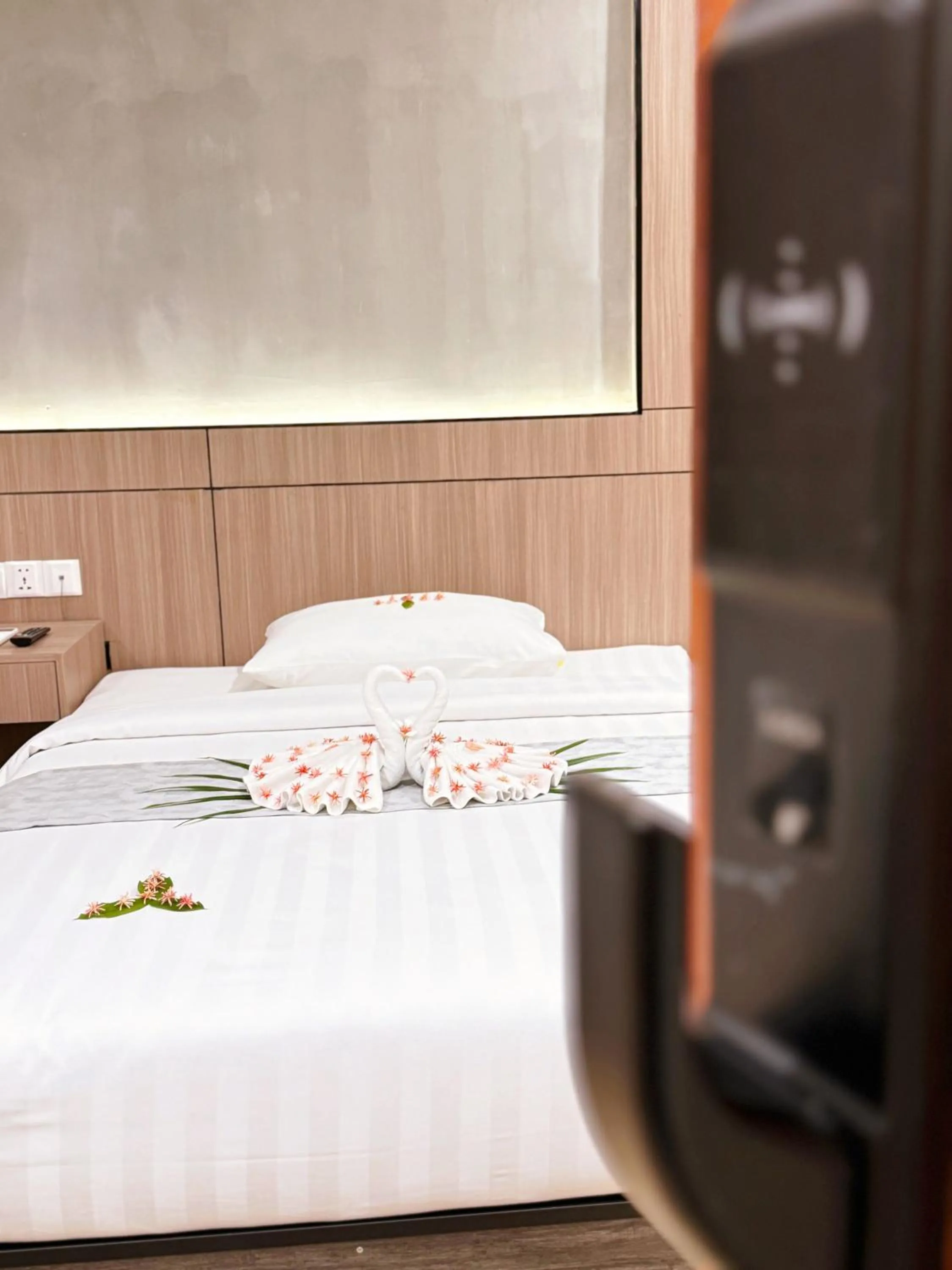 Bedroom, Bed in Joli Hotel