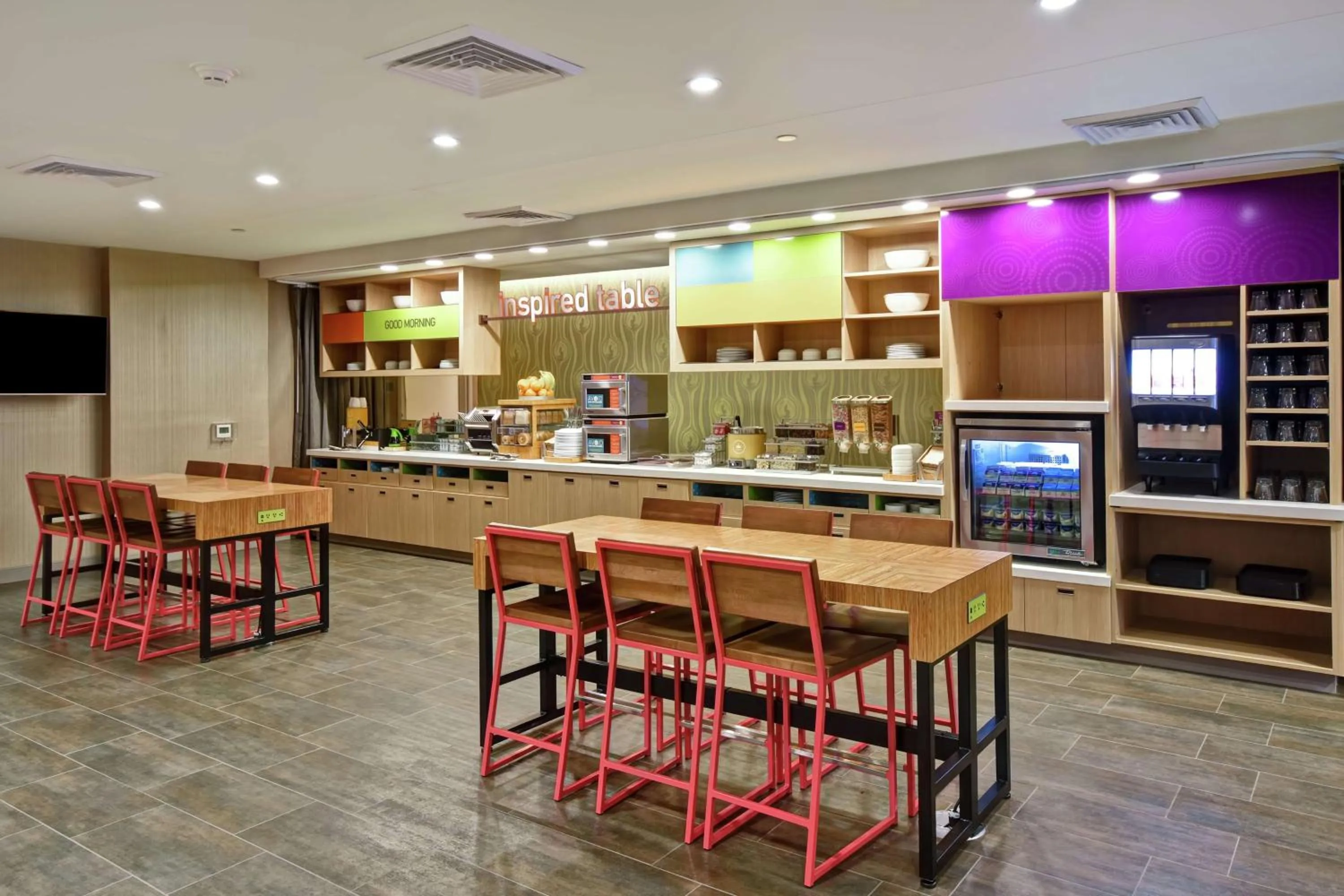 Dining area in Home2 Suites Mechanicsburg