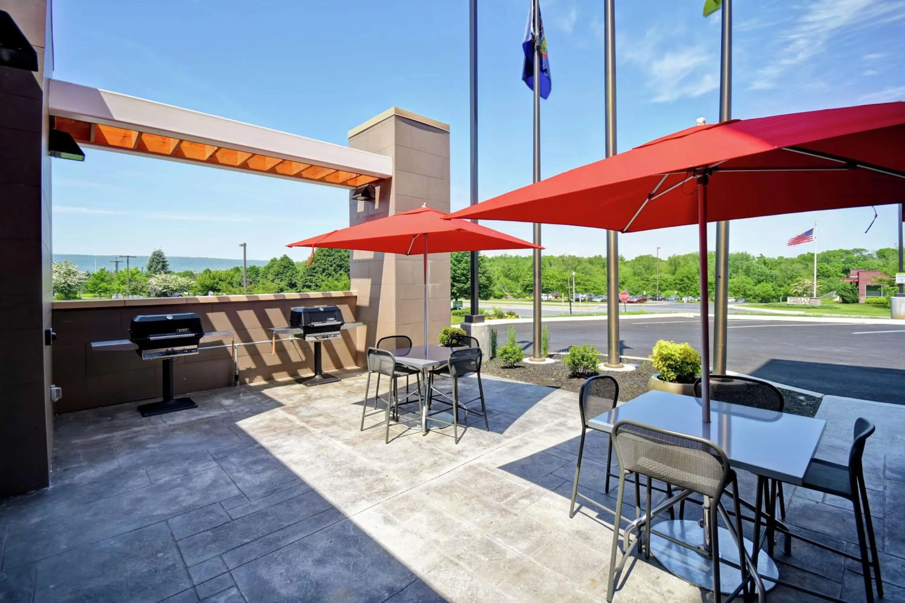 Patio in Home2 Suites Mechanicsburg