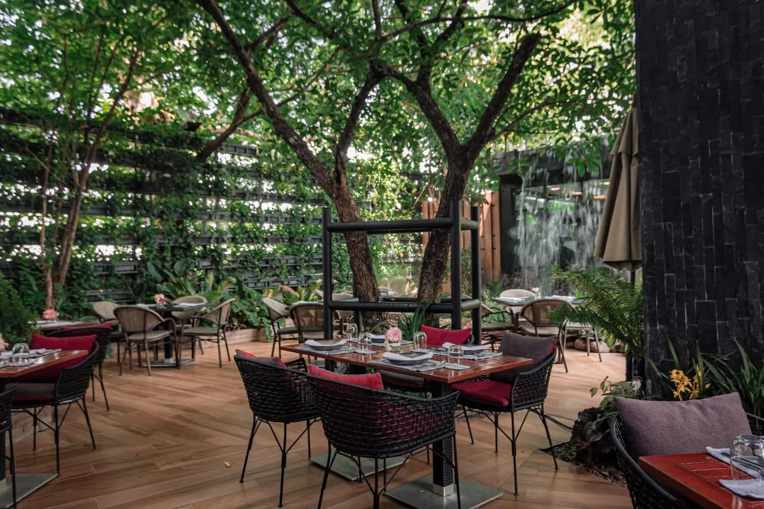 Restaurant/places to eat in Parc Borough City Resort