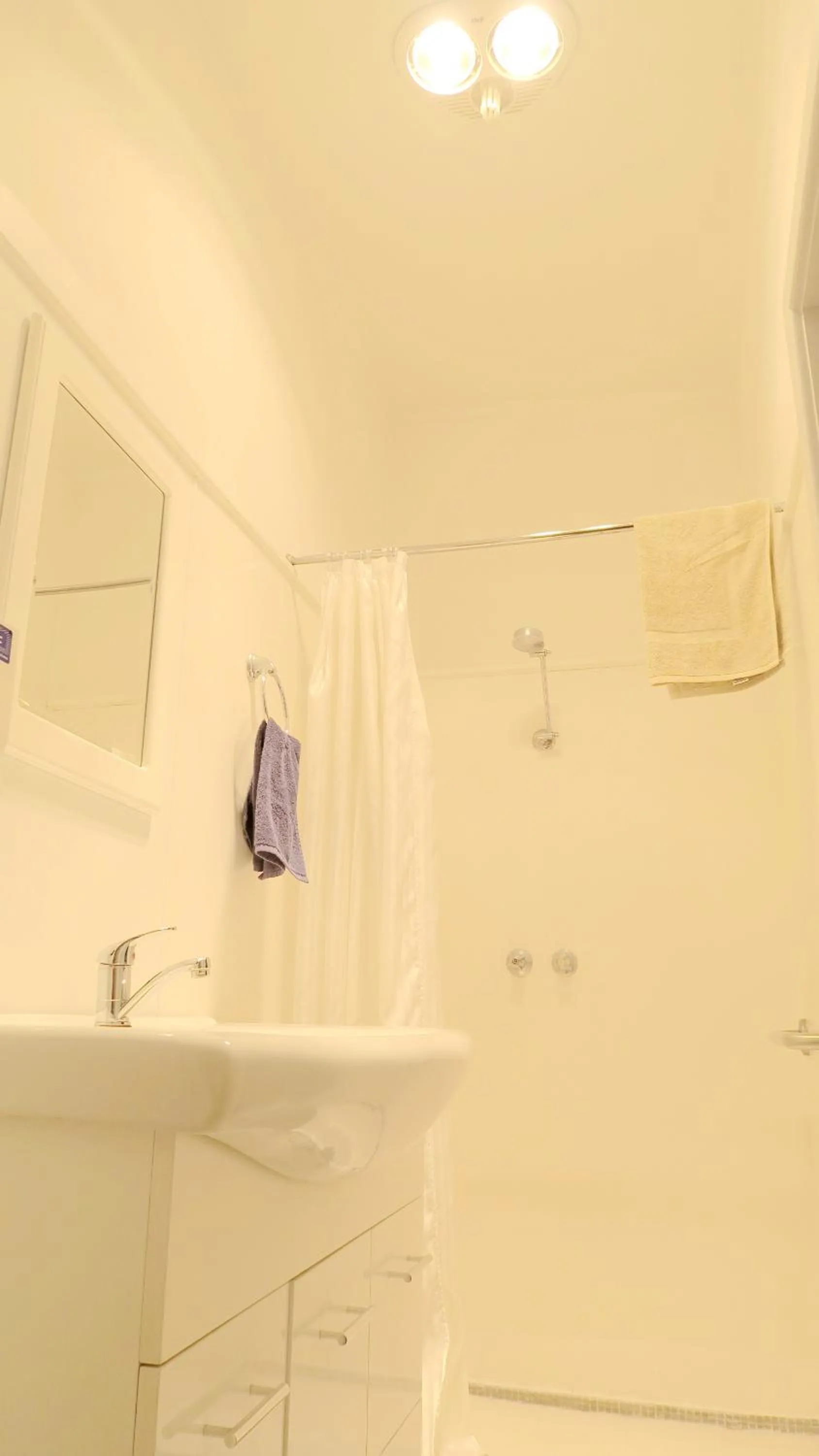 Shower in New Norfolk Junction Motel