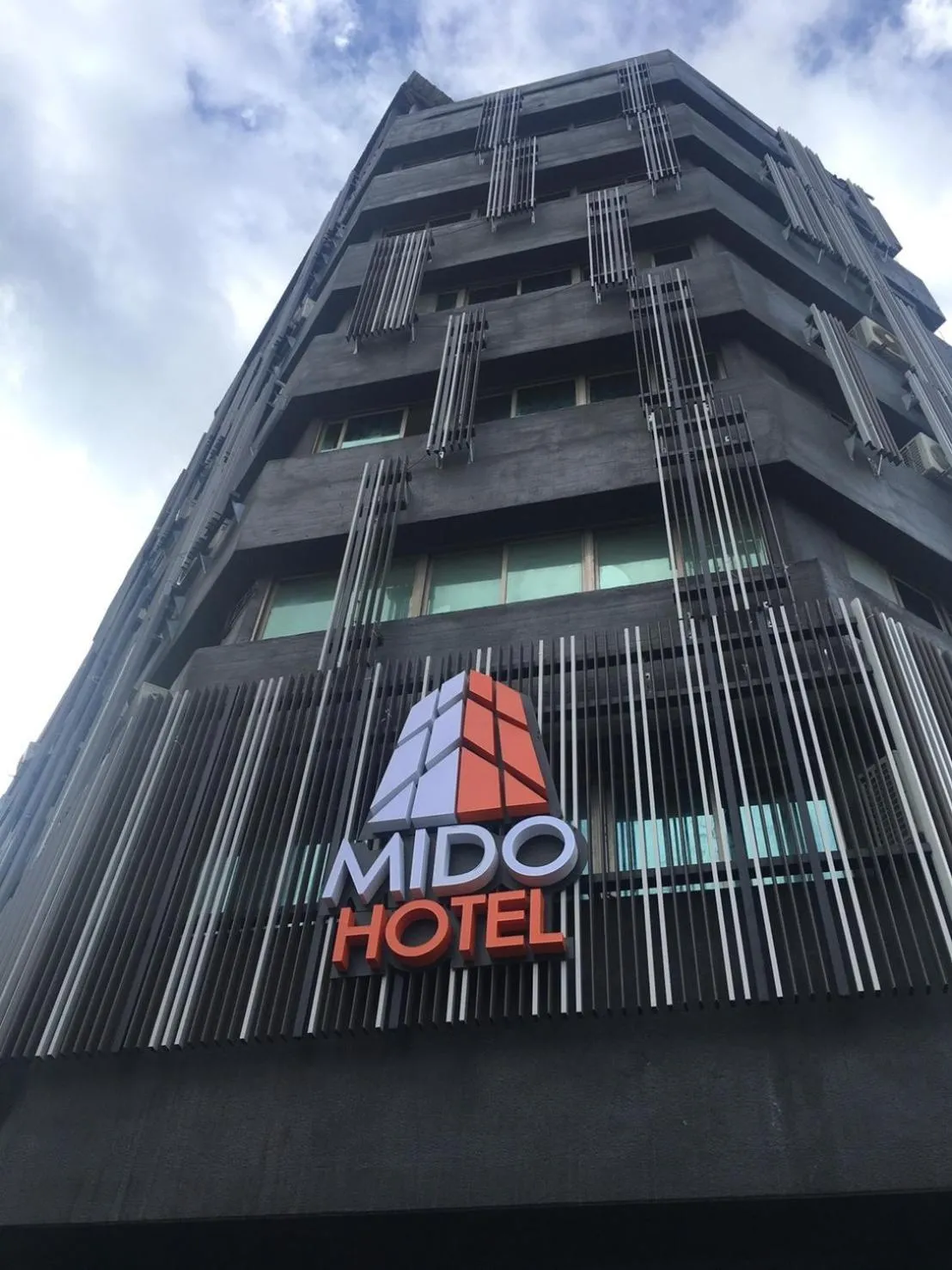 Facade/entrance in Traveller Inn - Mido Hotel