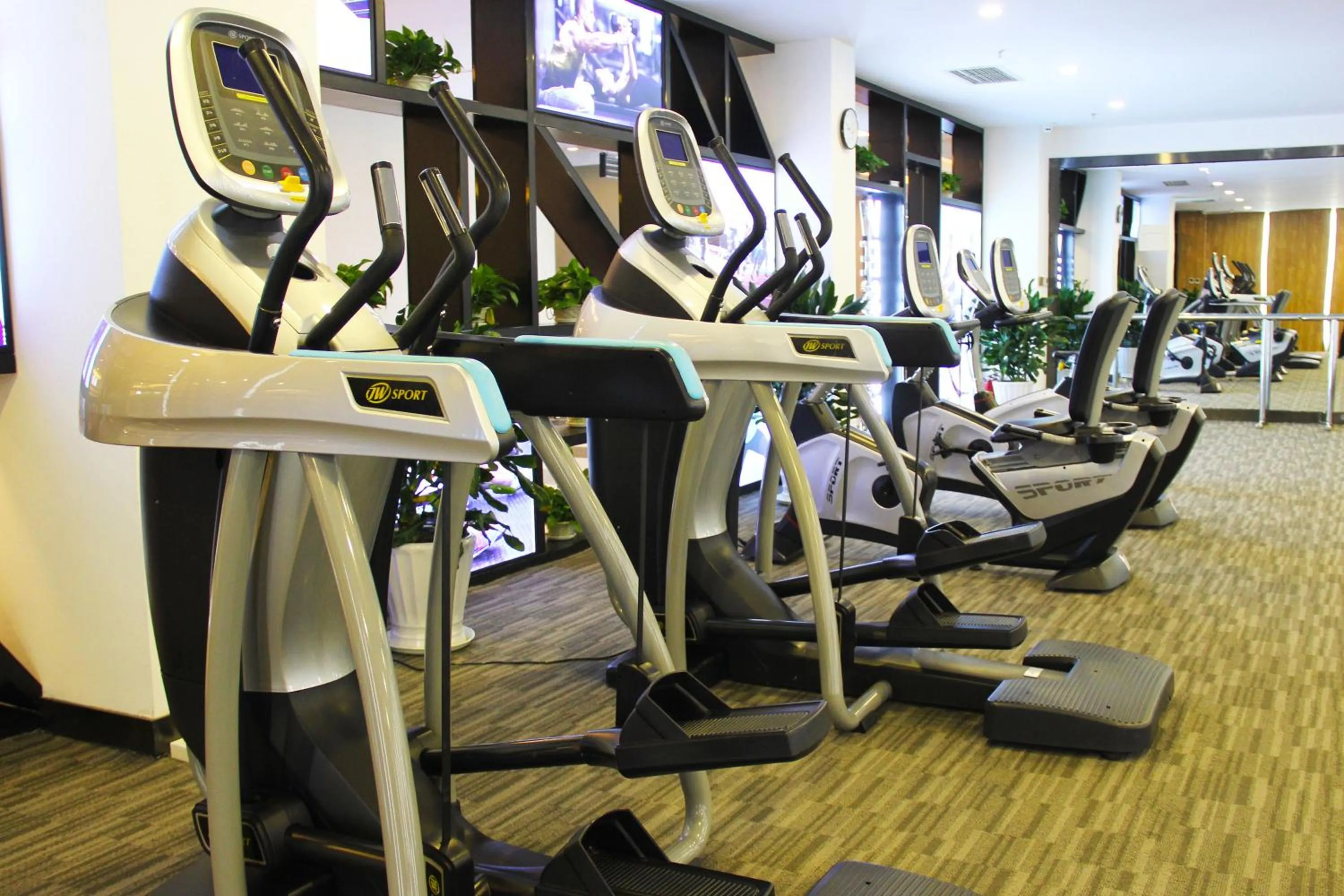 Fitness centre/facilities in Country Garden Phoenix Hotels Shenyang Yuhong