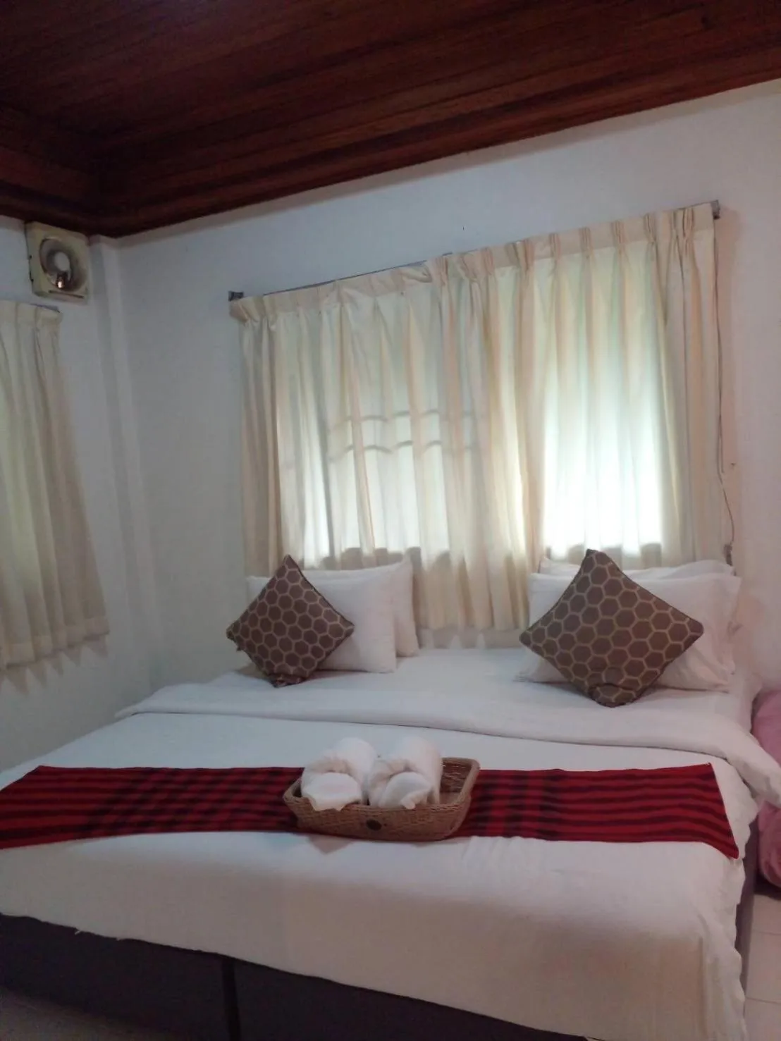 Photo of the whole room, Bed in BaanSuanLeelawadee Resort Amphawa