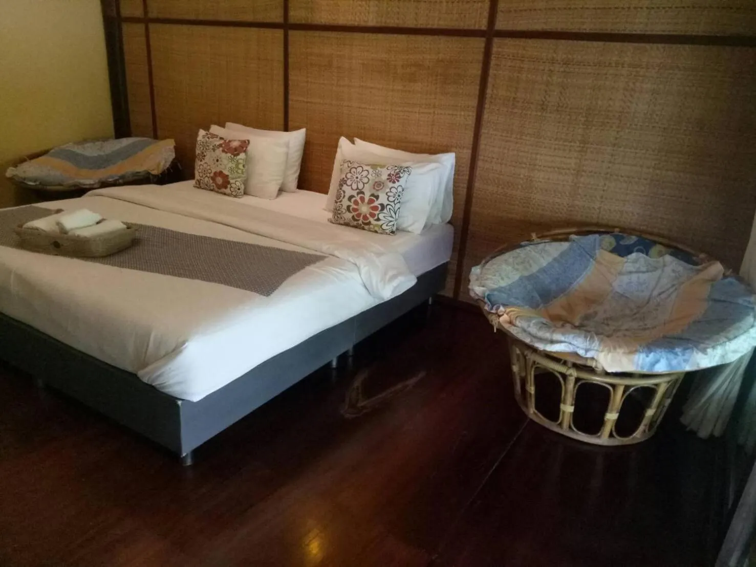 Bed in BaanSuanLeelawadee Resort Amphawa
