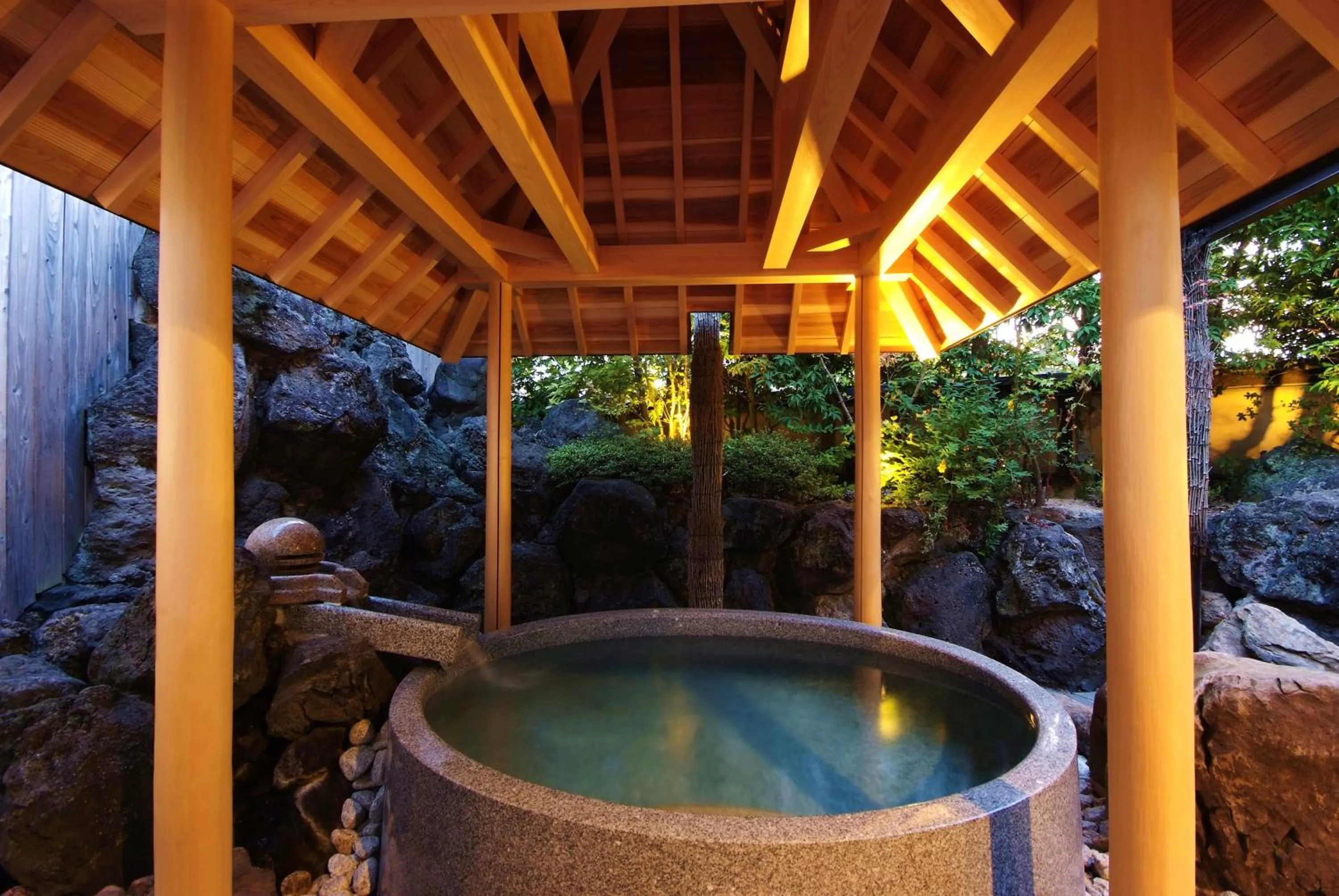 Hot Spring Bath in Onishiya Suishoen
