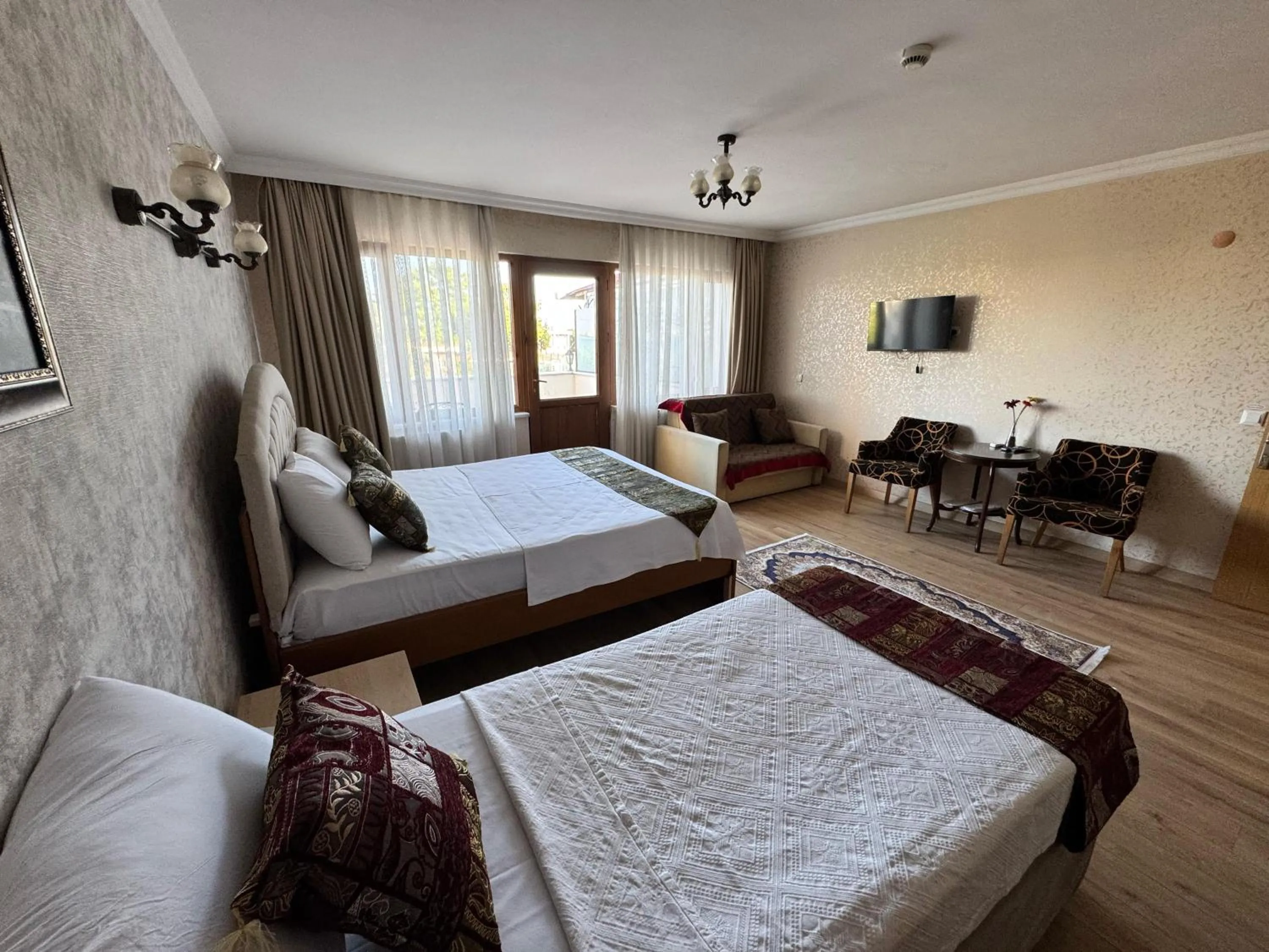 Photo of the whole room, Bed in Hotel Ipekyolu