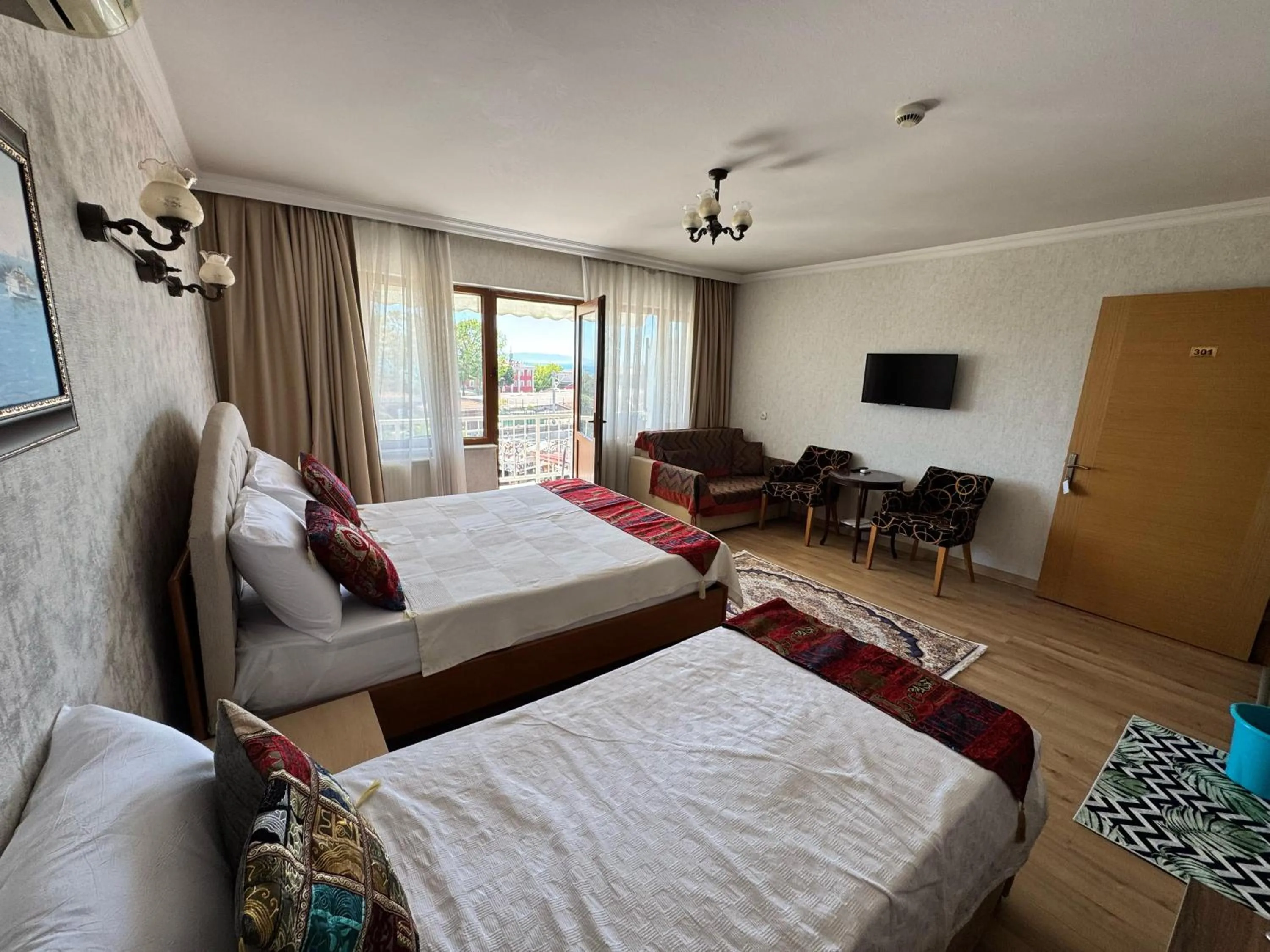 Photo of the whole room, Bed in Hotel Ipekyolu