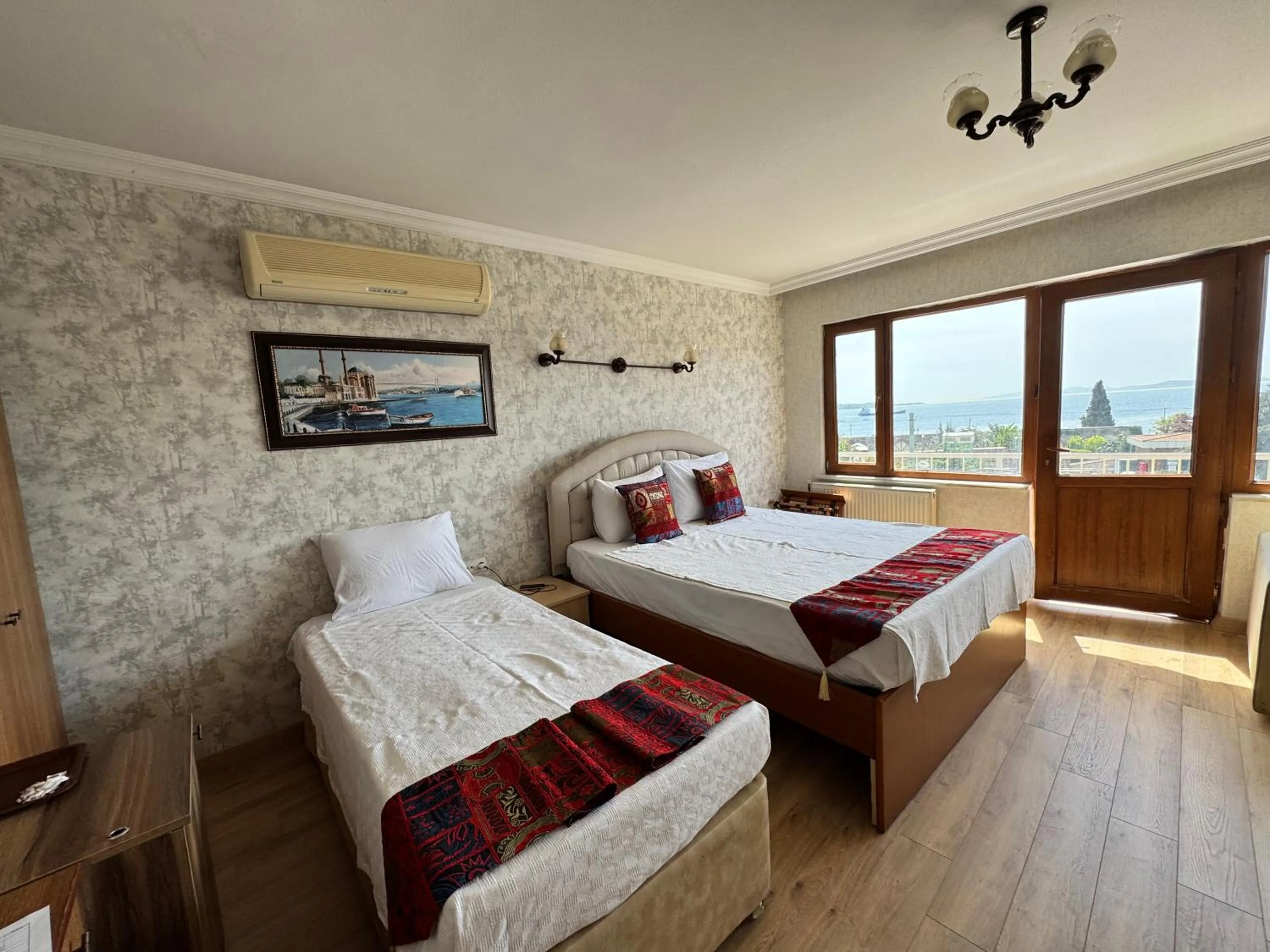 Photo of the whole room, Bed in Hotel Ipekyolu