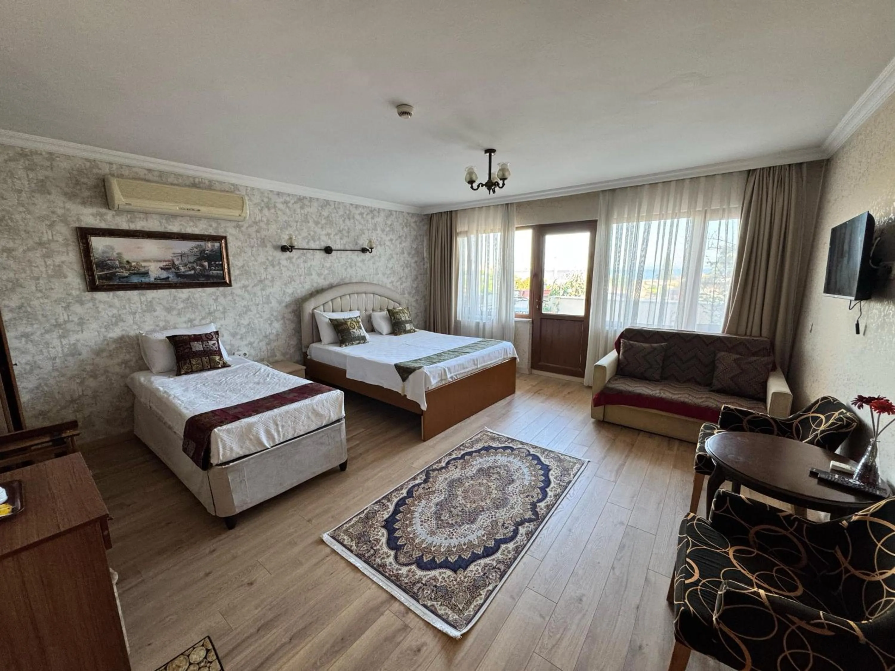 Photo of the whole room, Bed in Hotel Ipekyolu