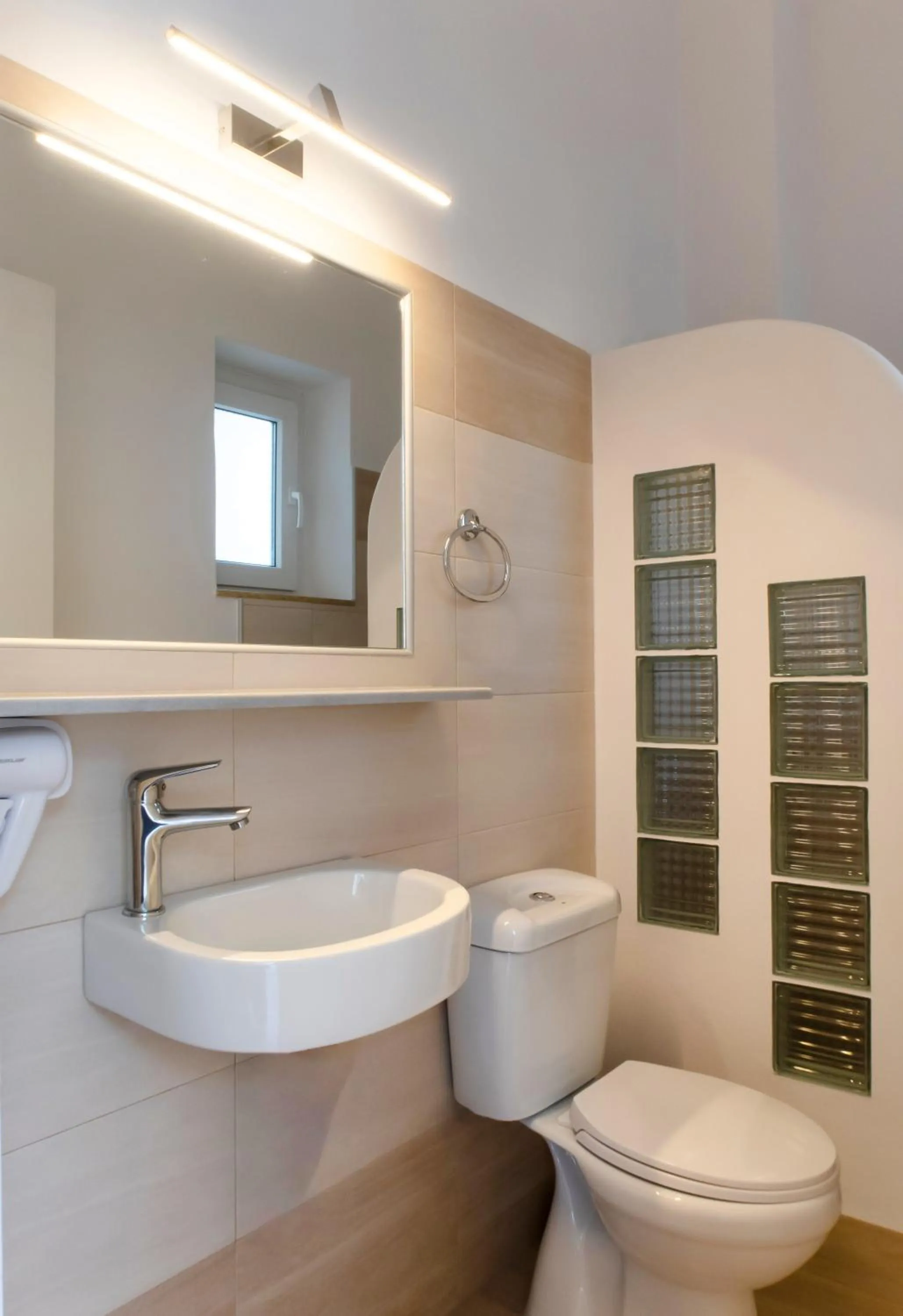 Toilet in Hotel Marilen