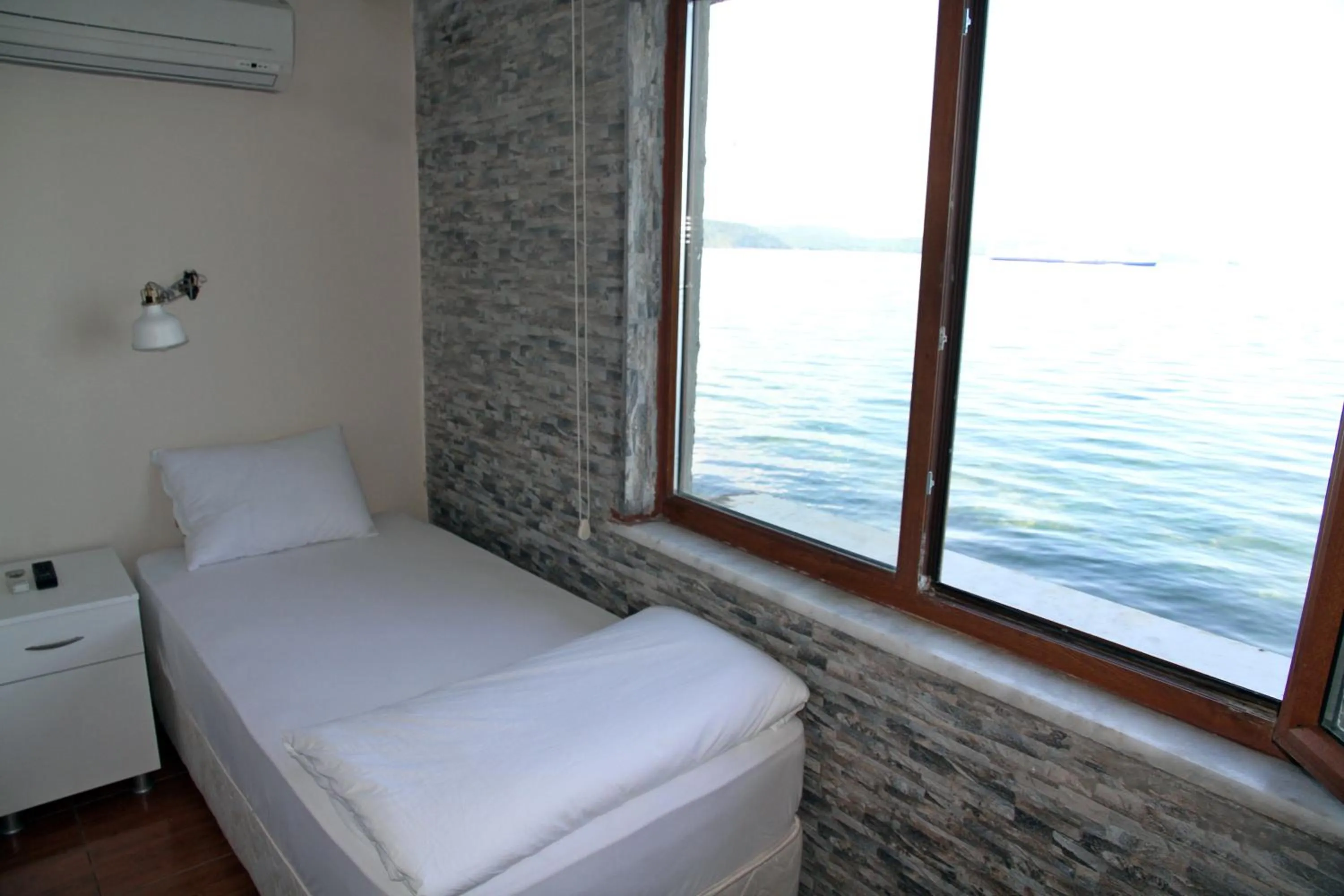 Photo of the whole room in Aqua Boss Hotel