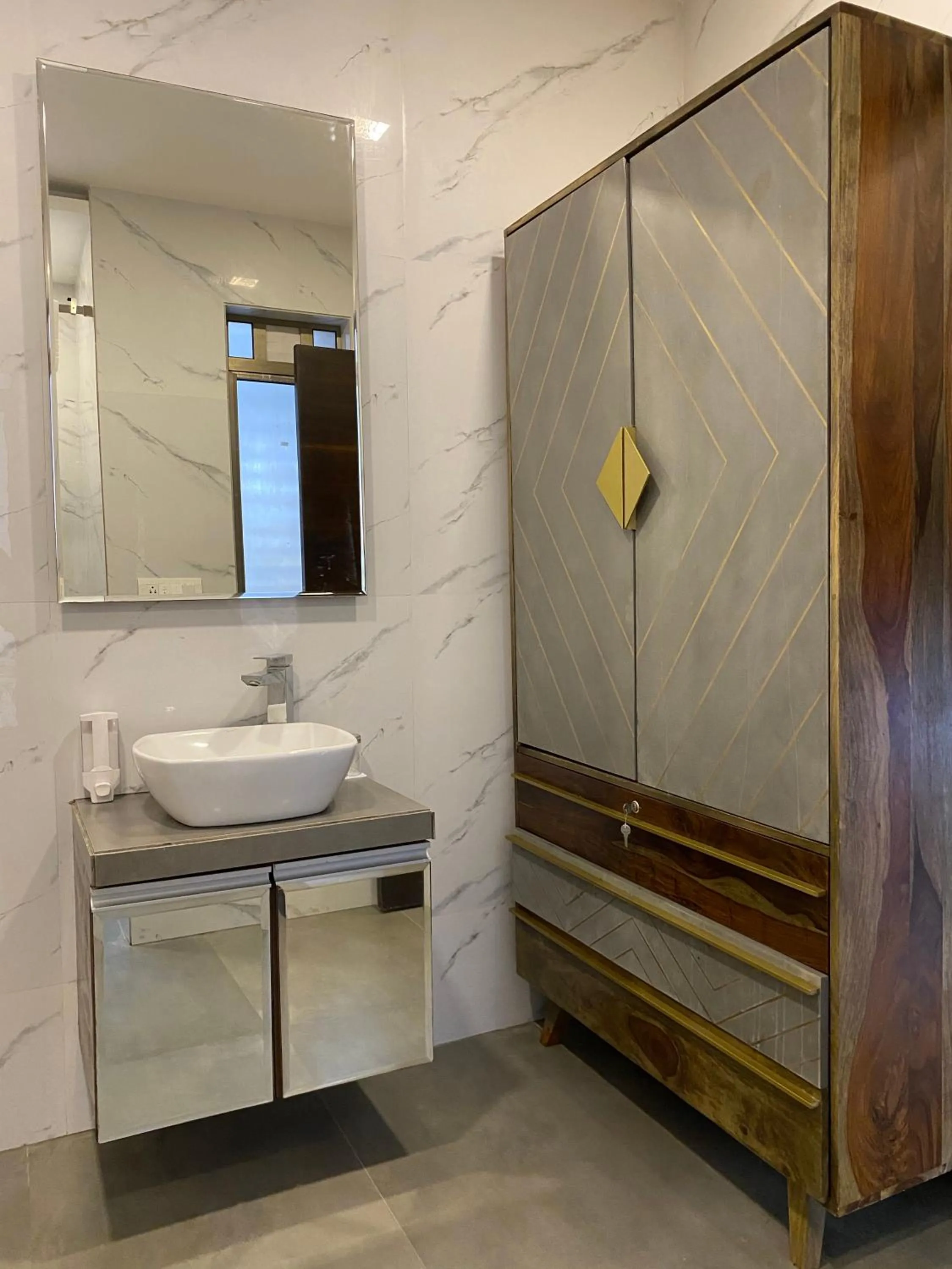 Shower in Theory9 Premium Service Apartments Khar