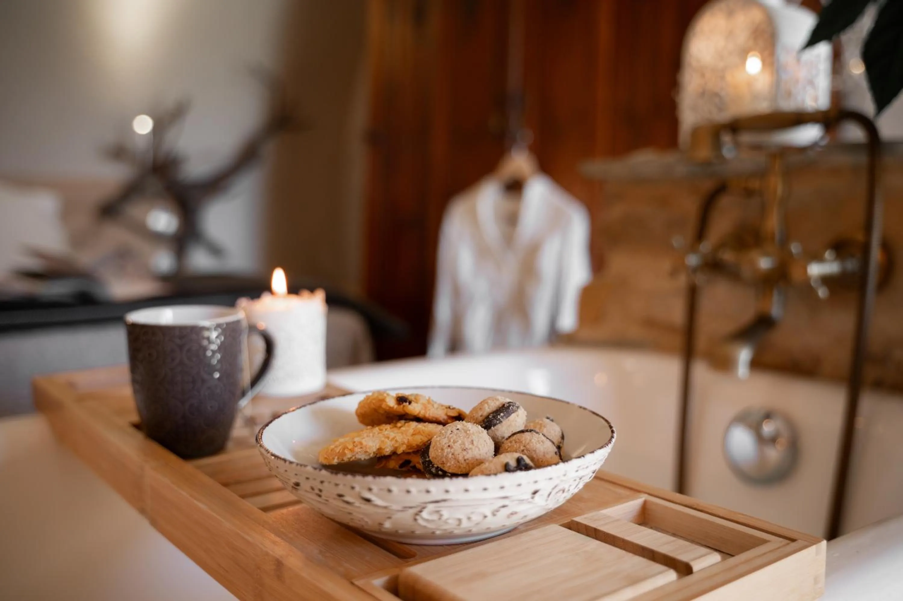 Bedroom in Baita Naturas con piscina idromassaggio calda, privata e gratuita