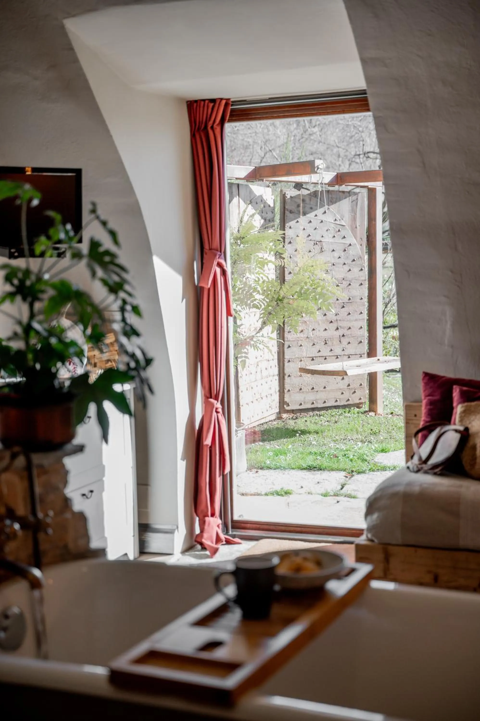 Bedroom in Baita Naturas con piscina idromassaggio calda, privata e gratuita