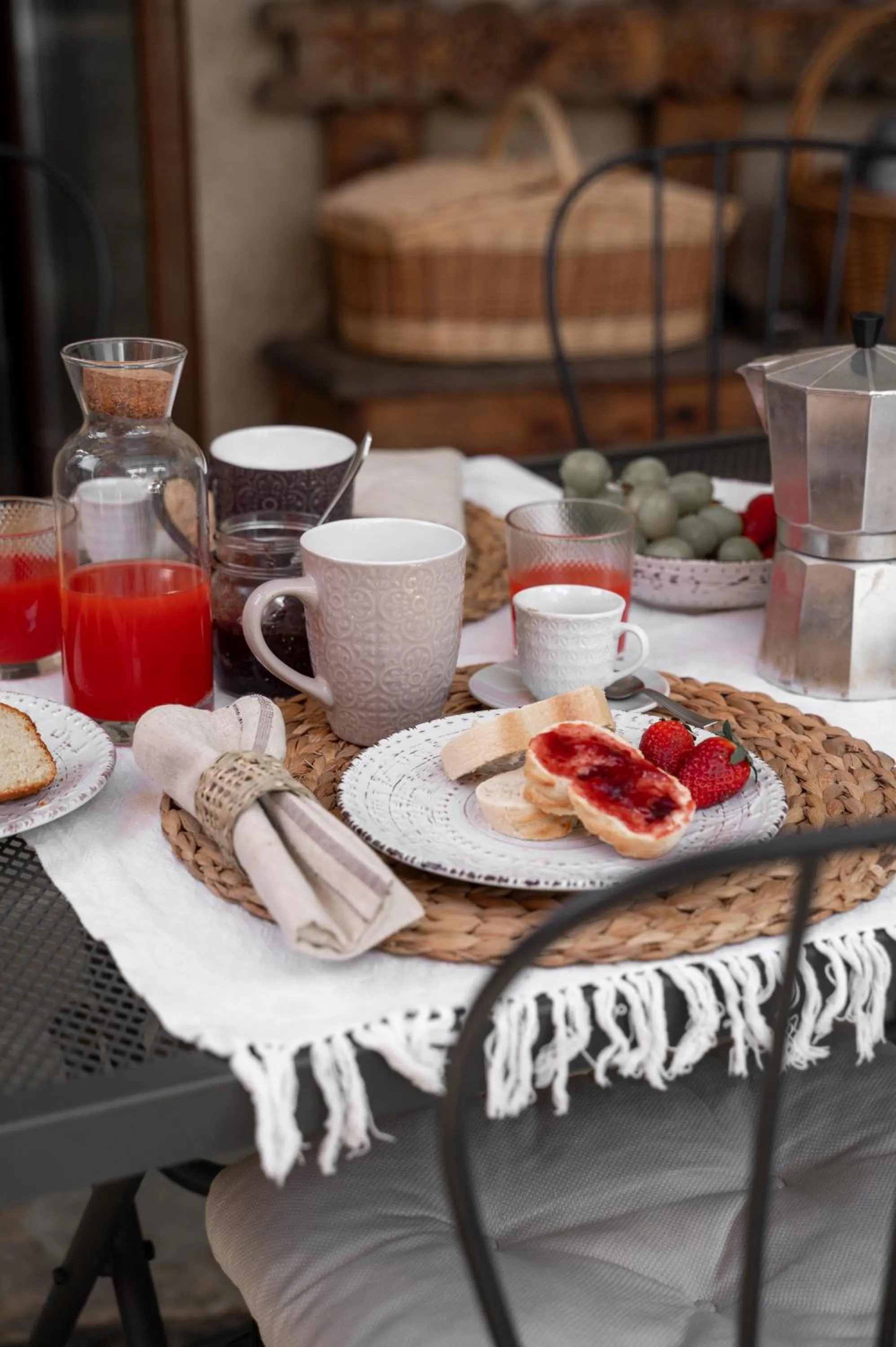 Breakfast in Baita Naturas con piscina idromassaggio calda, privata e gratuita