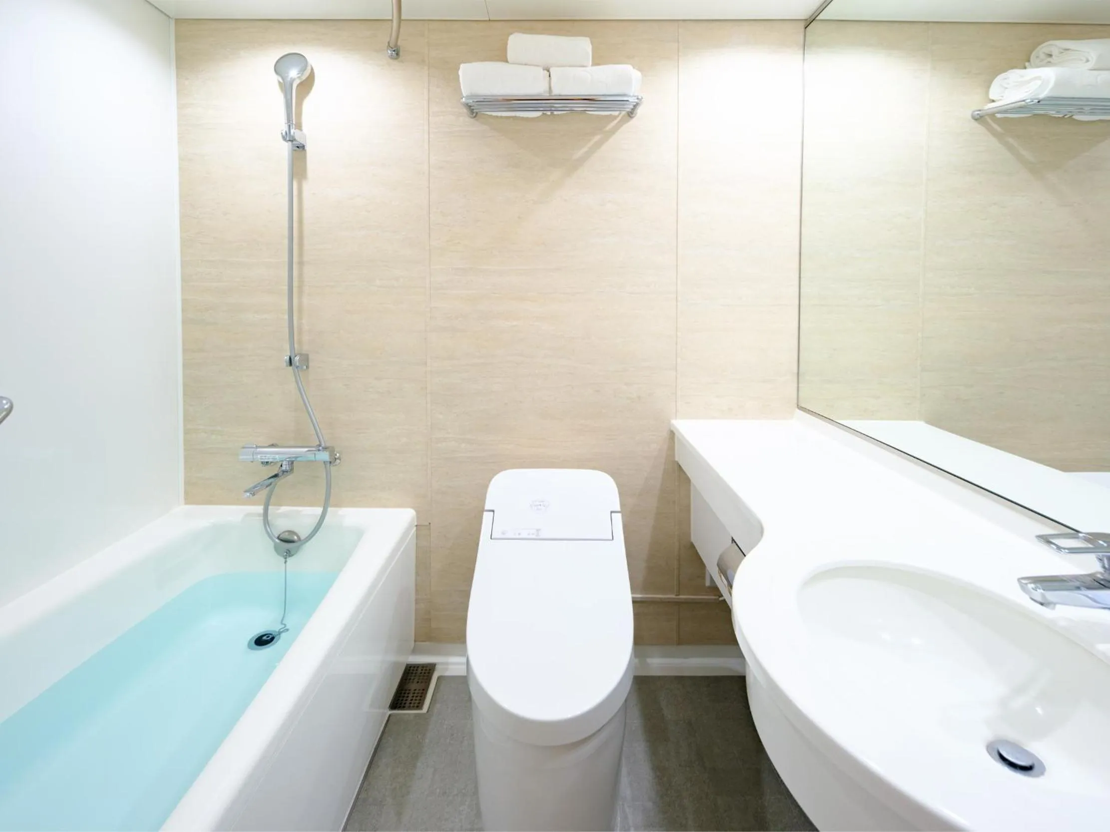 Shower in Hotel Nikko Himeji