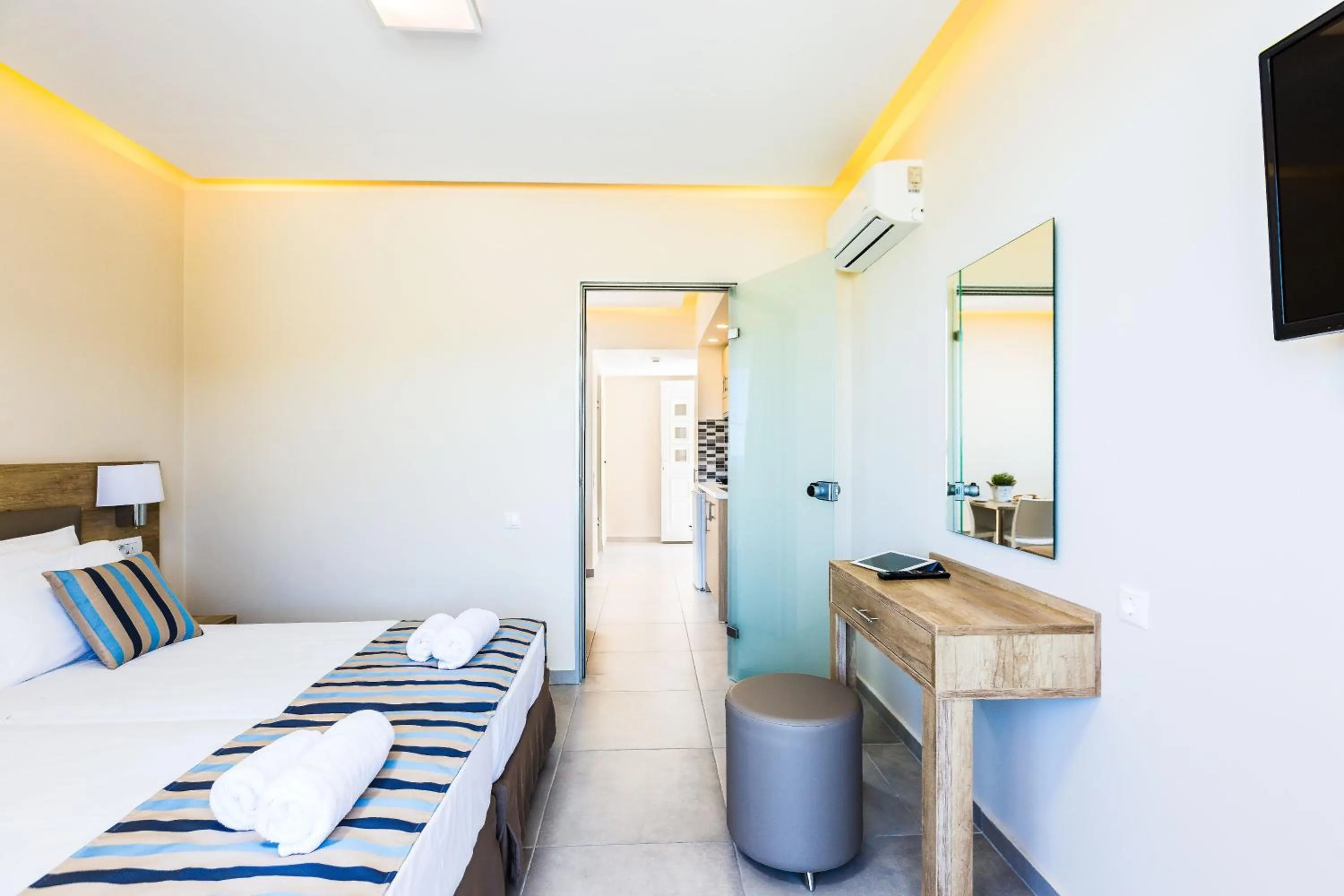 TV and multimedia, Bed in Theo Star Beach Hotel