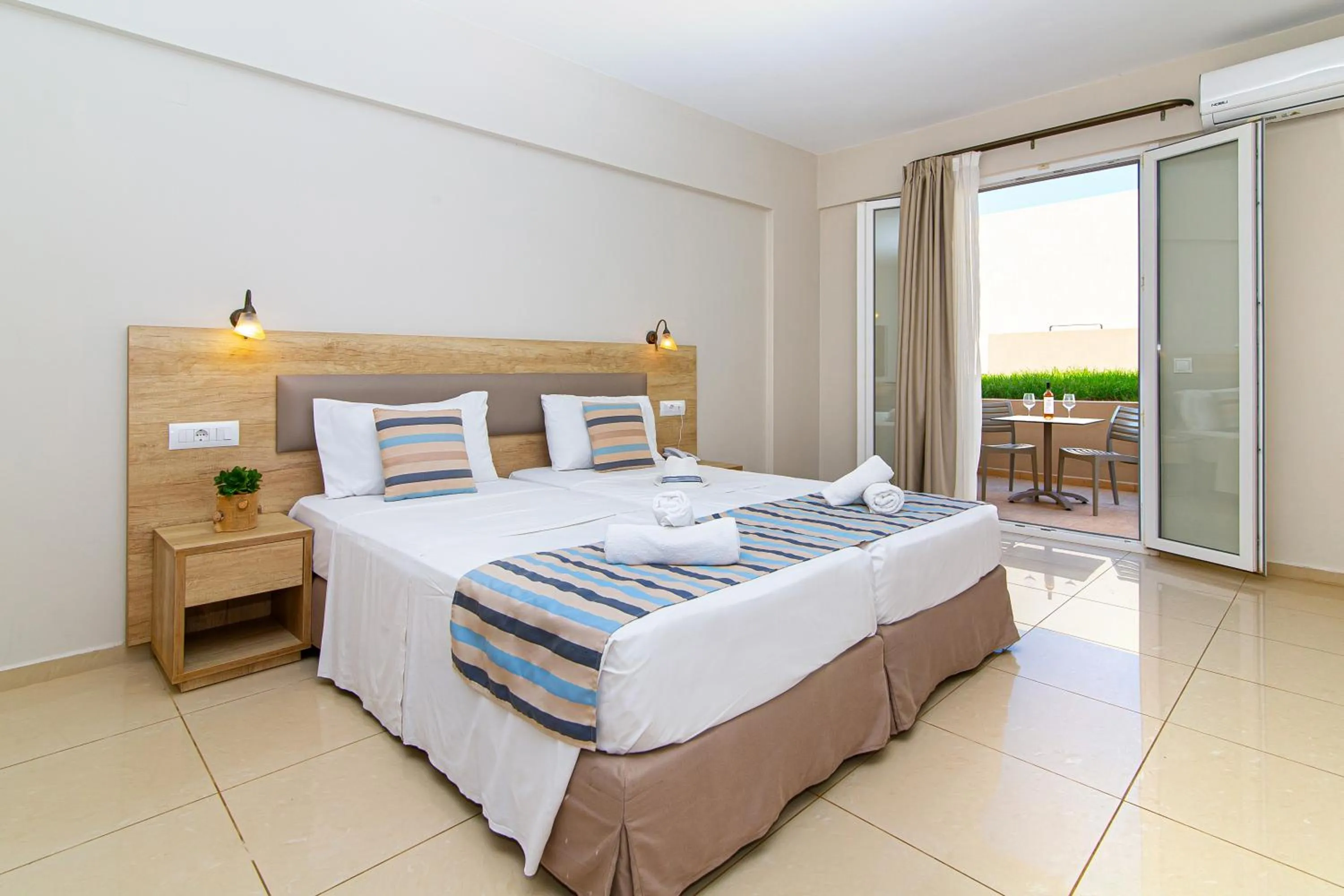 Bedroom, Bed in Theo Star Beach Hotel