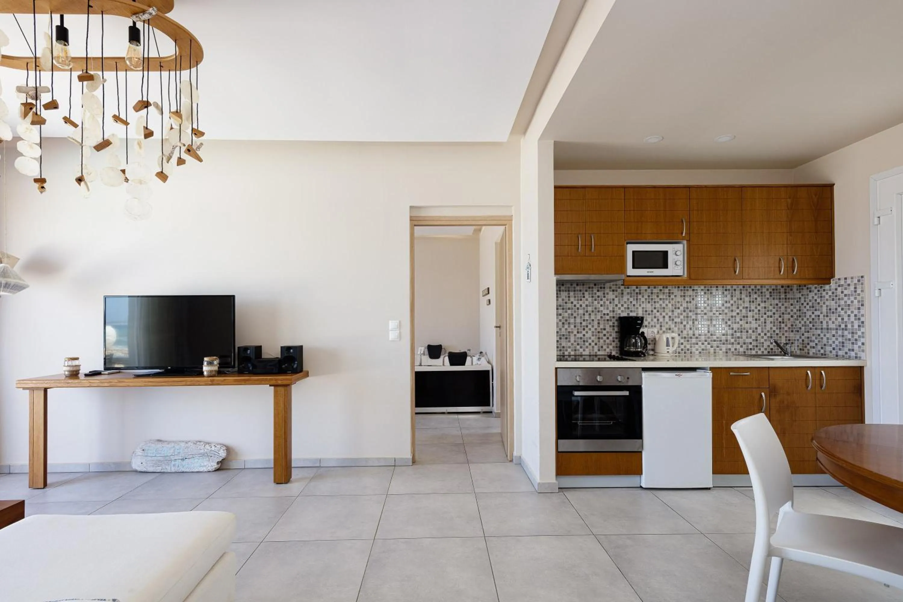 TV and multimedia in Theo Star Beach Hotel