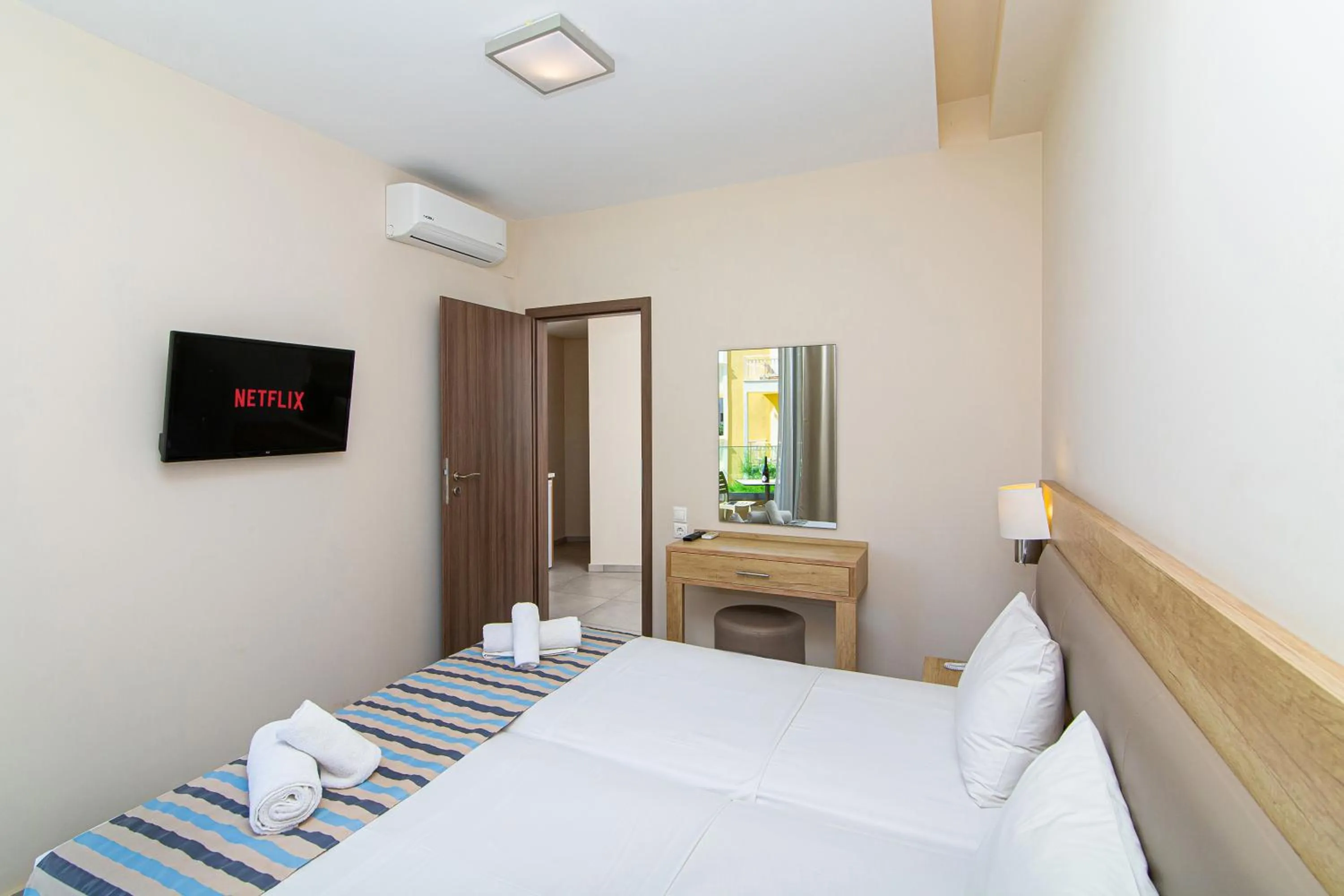 Bedroom, Bed in Theo Star Beach Hotel