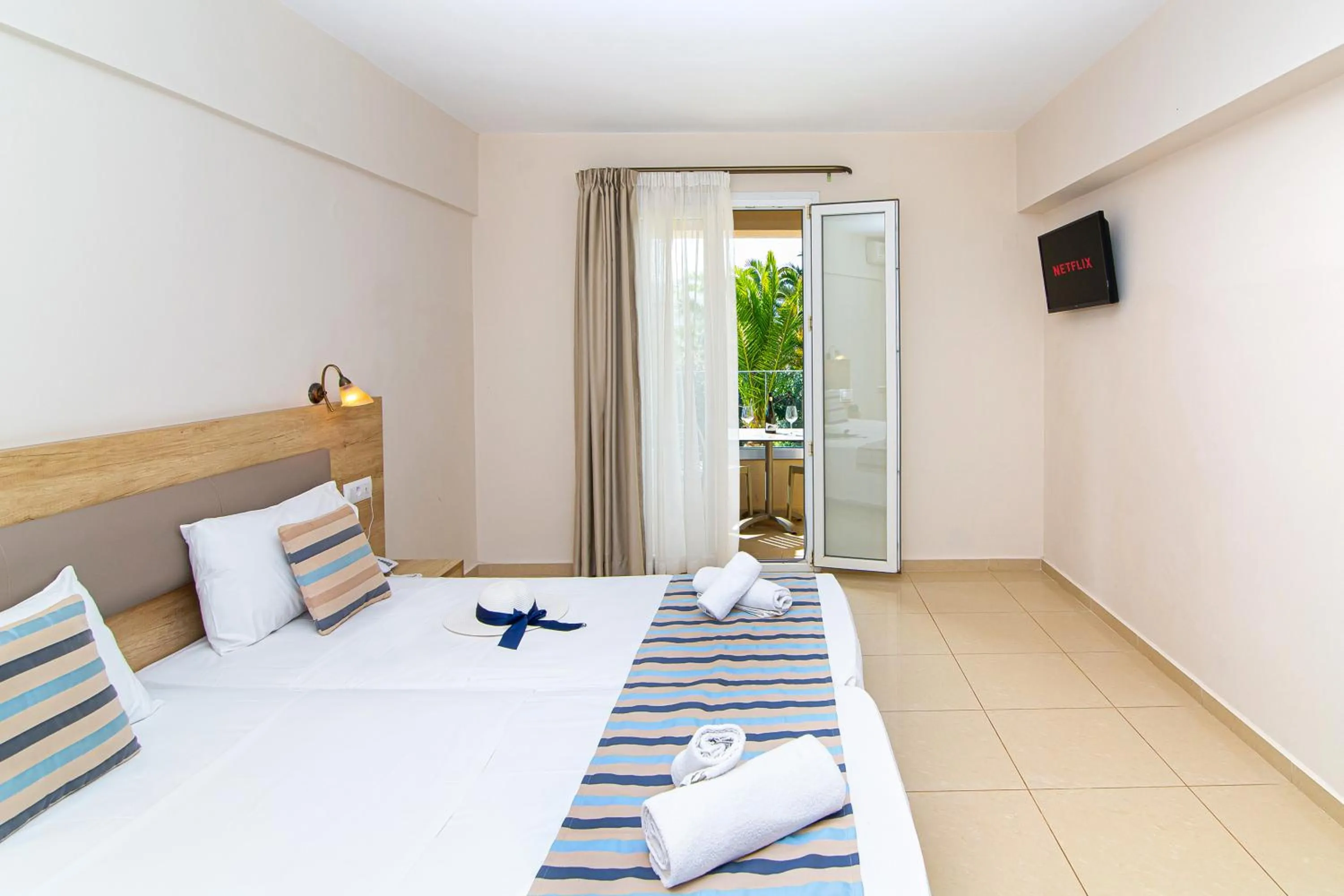 Bedroom, Bed in Theo Star Beach Hotel