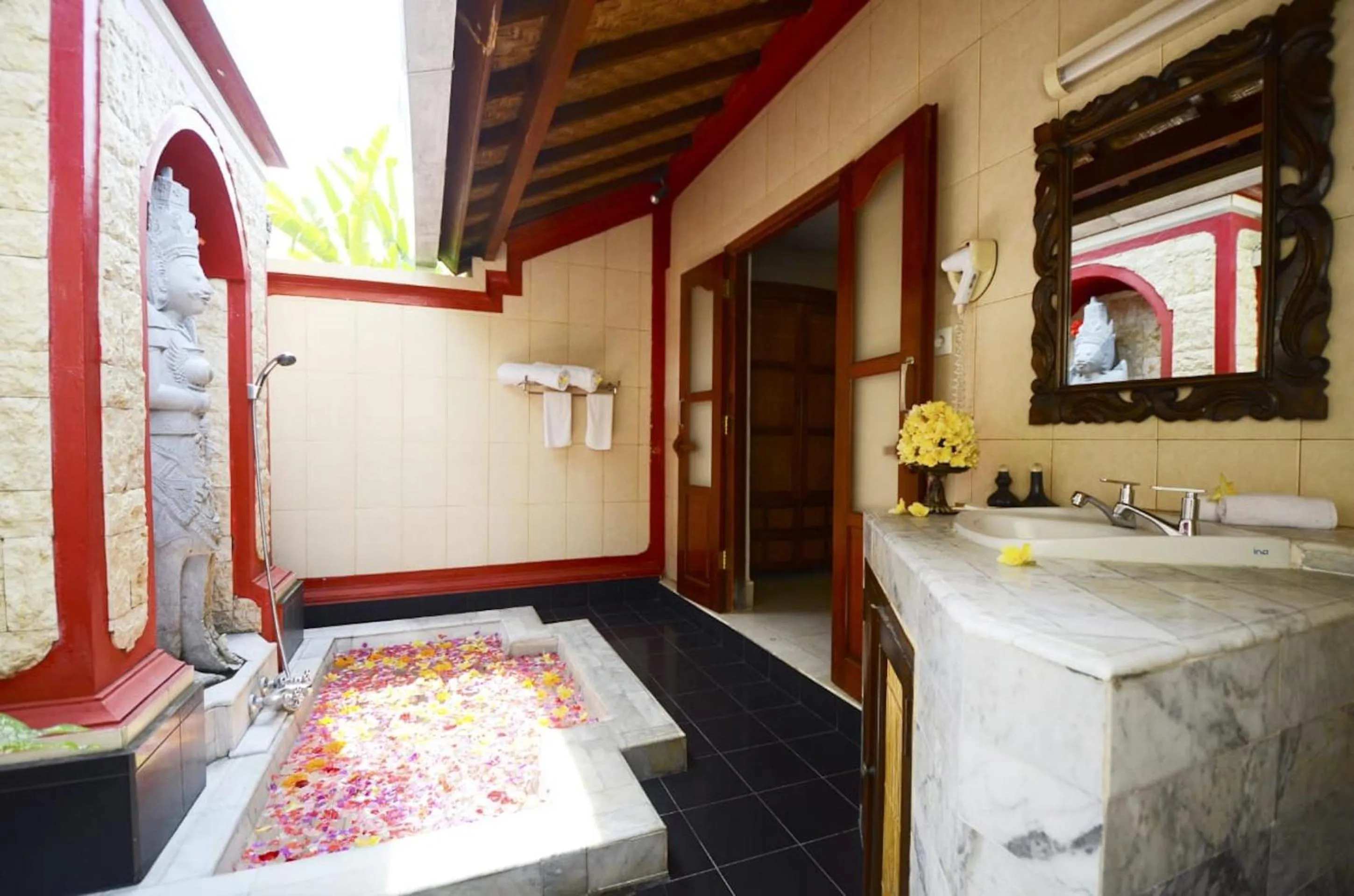 Bathroom in Tirta Ayu Hotel and Restaurant